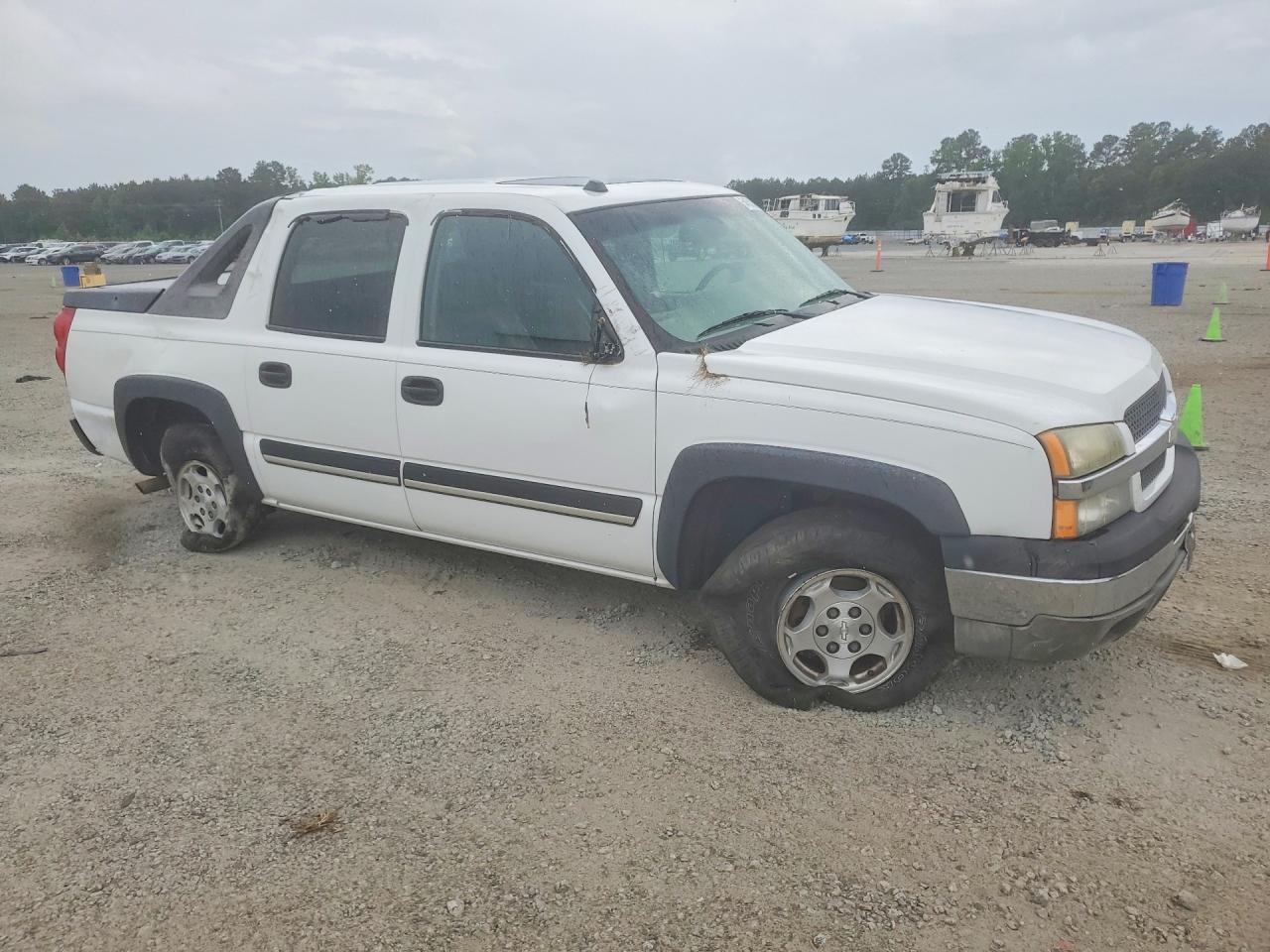 2004 Chevrolet Avalanche White vin: 3GNEC12T24G256613