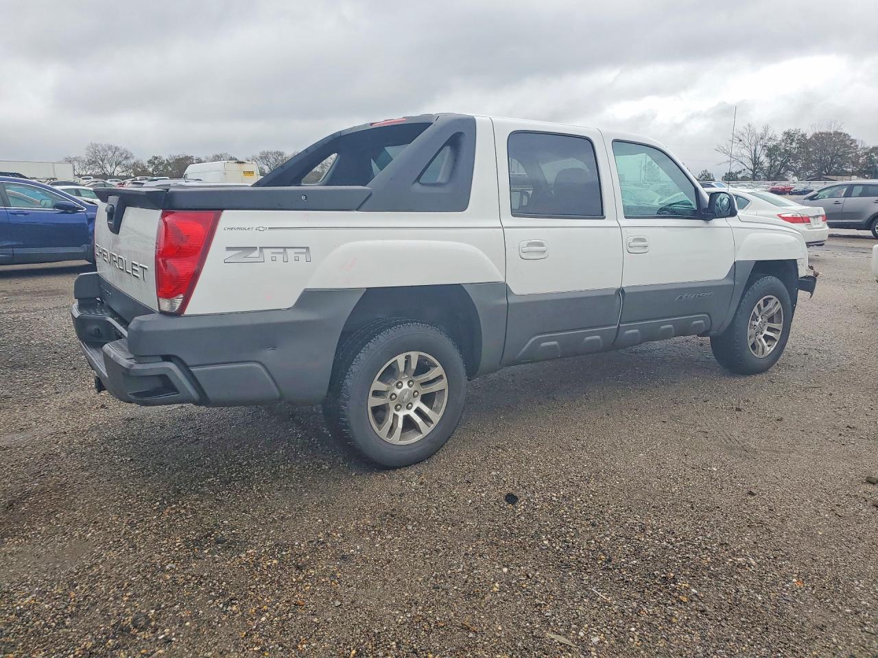 2004 Chevrolet Avalanche C1500 White vin: 3GNEC12T34G103836