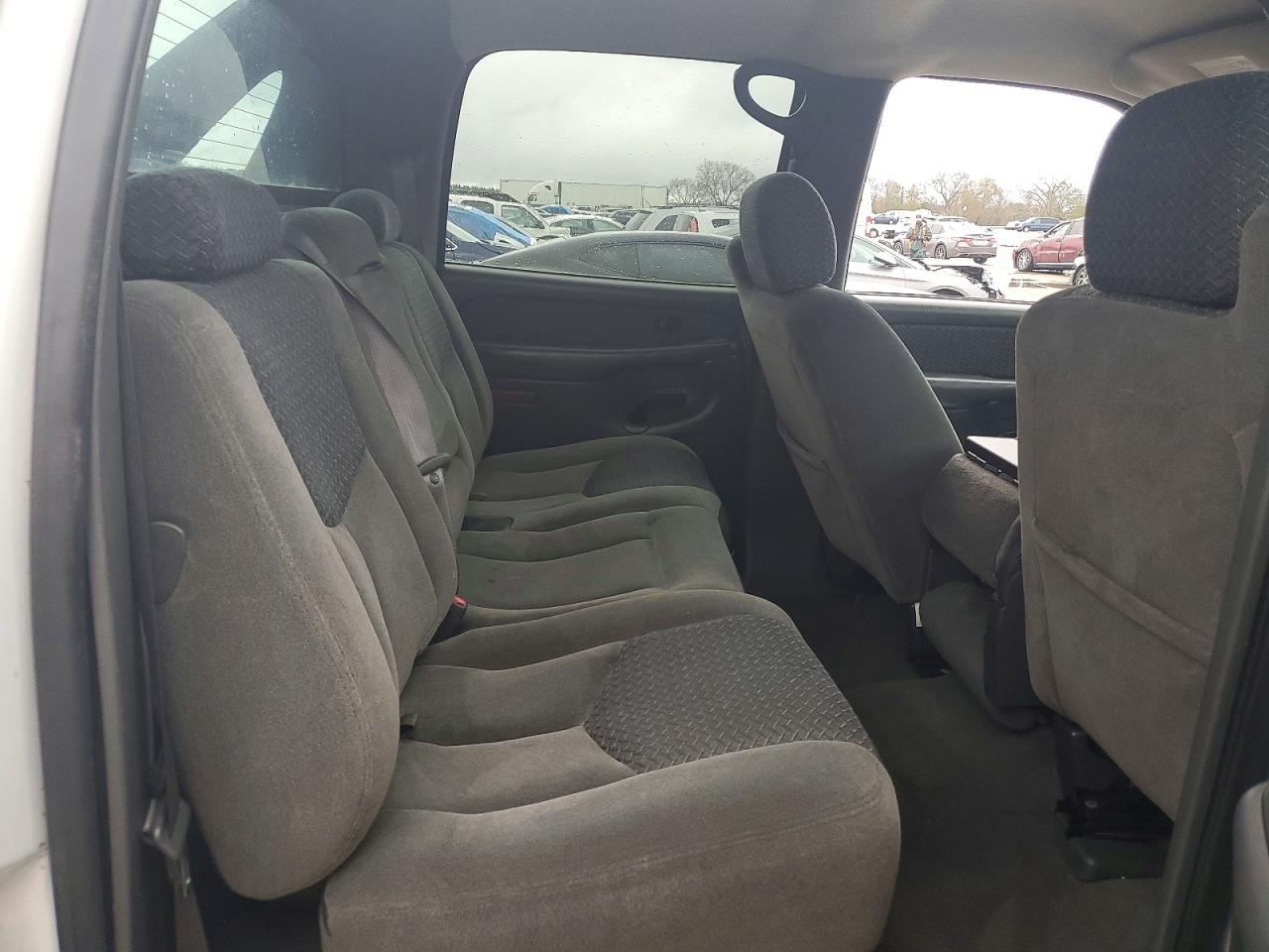 2004 Chevrolet Avalanche C1500 White vin: 3GNEC12T34G103836
