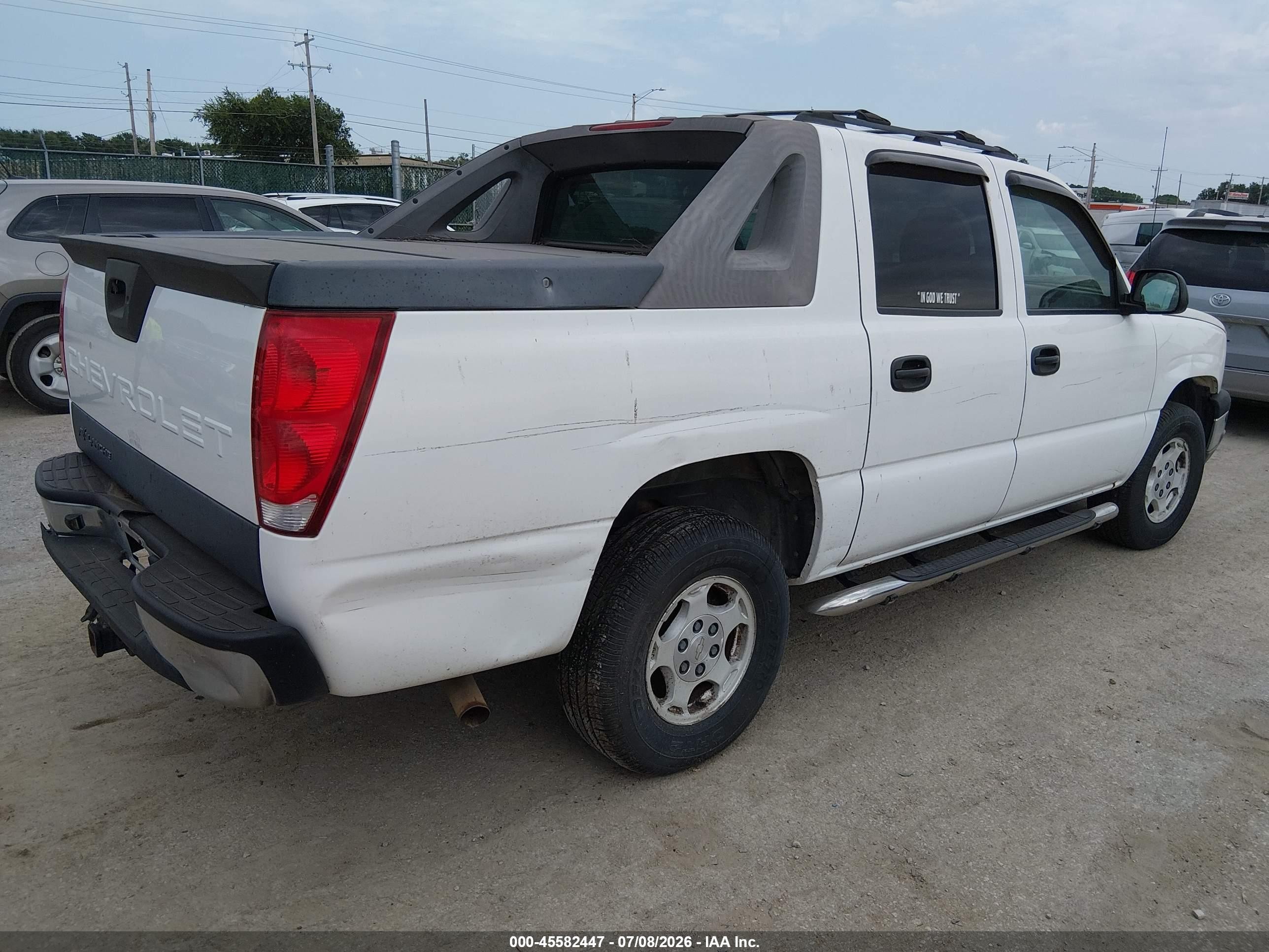 2004 Chevrolet Avalanche 1500   White vin: 3GNEC12T34G147660