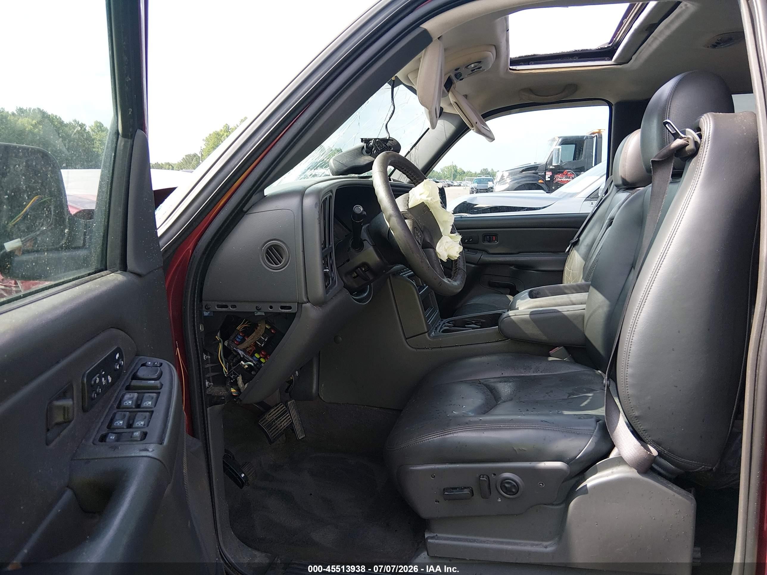 2004 Chevrolet Avalanche 1500   Red vin: 3GNEC12T44G297244