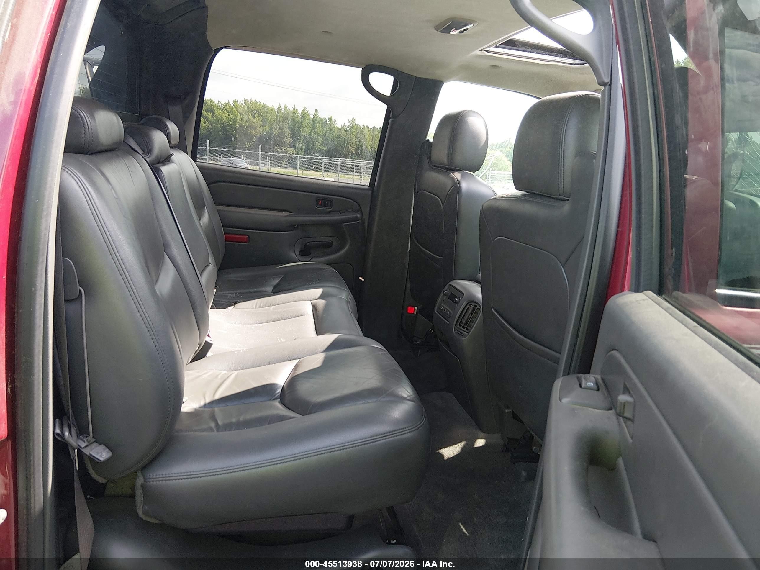 2004 Chevrolet Avalanche 1500   Red vin: 3GNEC12T44G297244