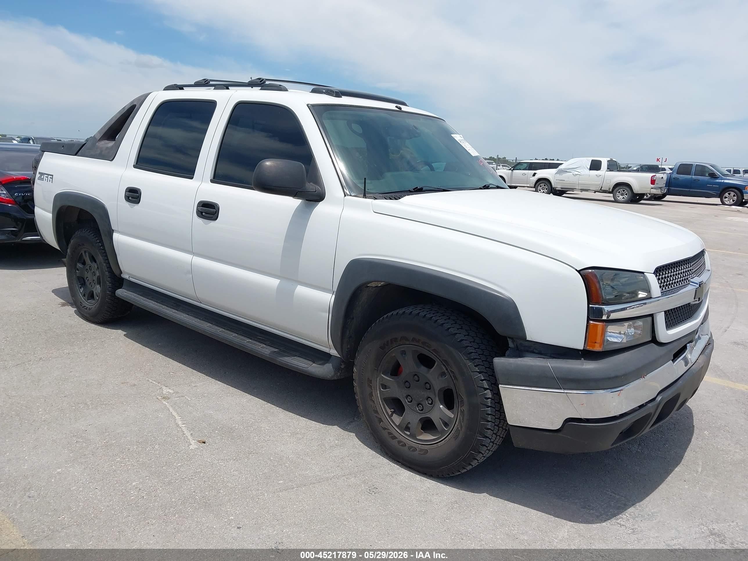 2004 Chevrolet Avalanche 1500   White vin: 3GNEC12T44G318271