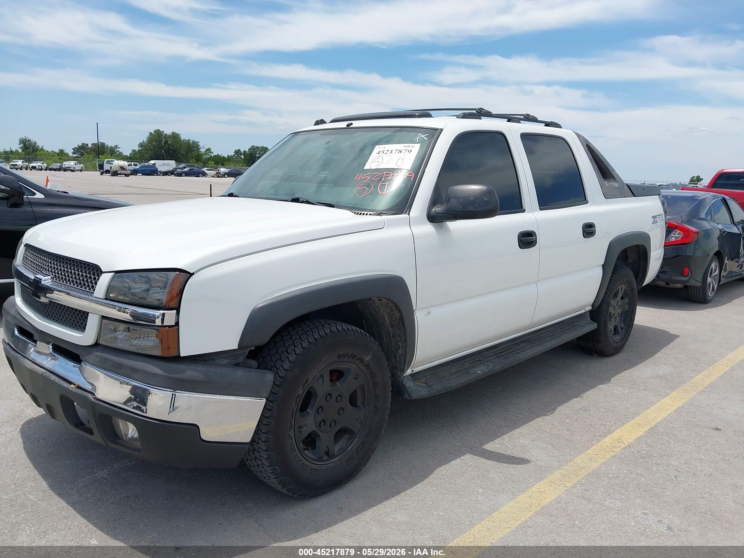 2004 Chevrolet Avalanche 1500   White vin: 3GNEC12T44G318271