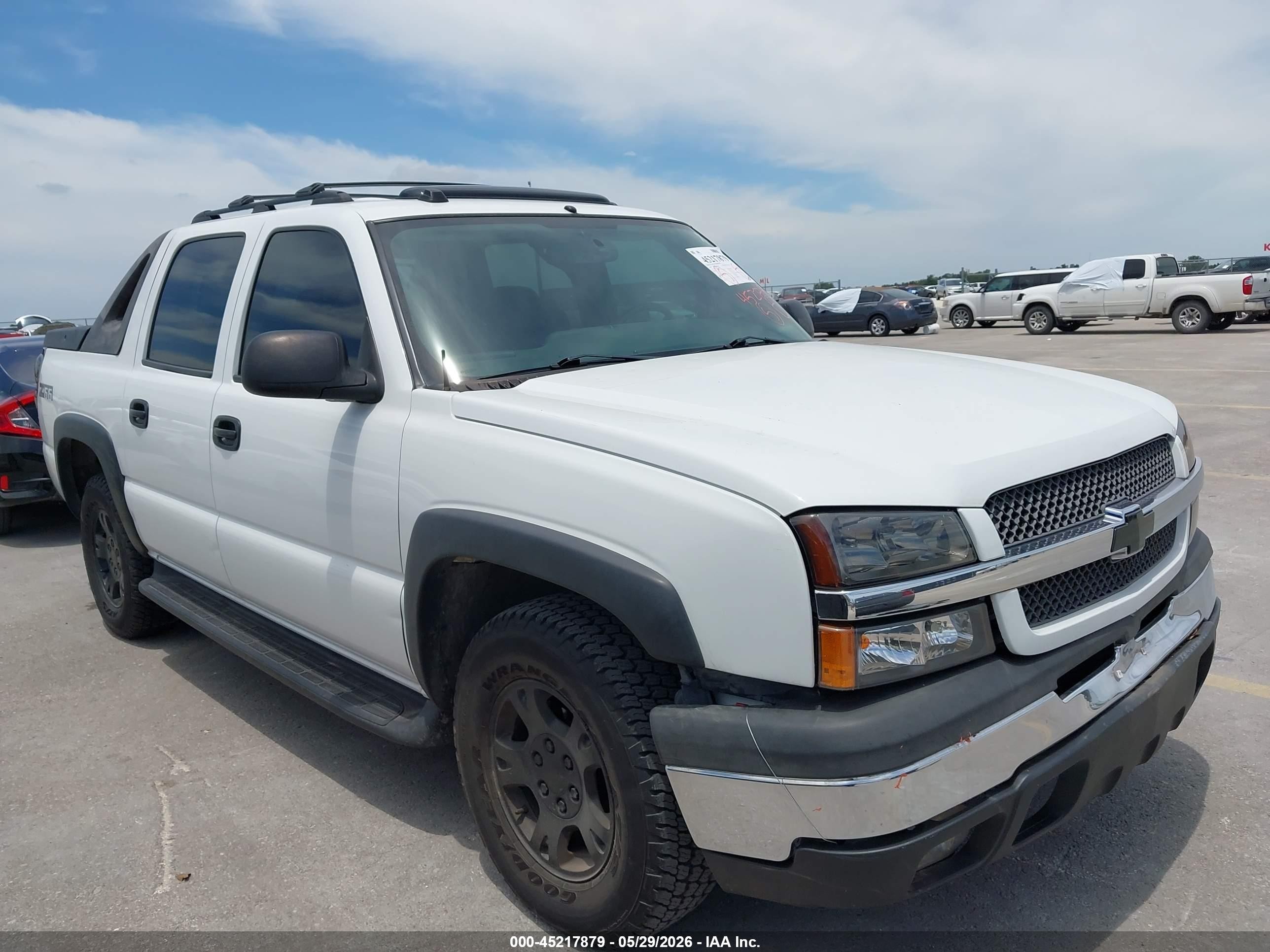 2004 Chevrolet Avalanche 1500   White vin: 3GNEC12T44G318271