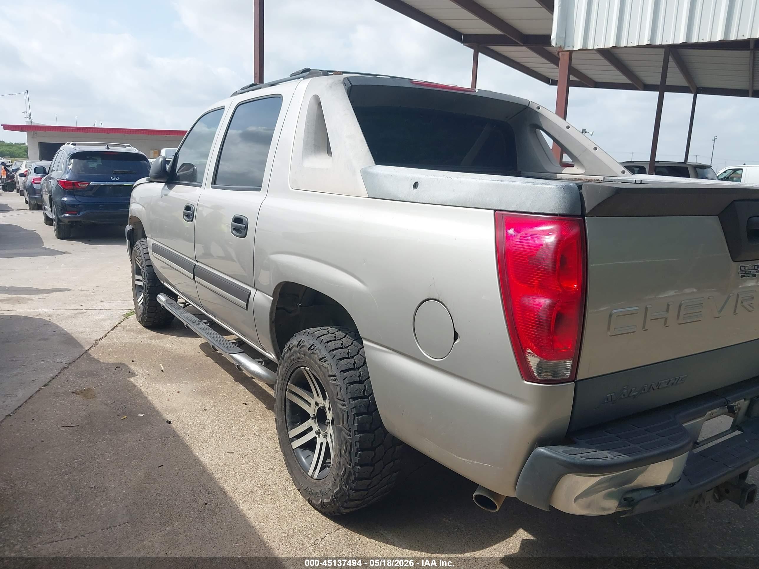 2004 Chevrolet Avalanche 1500   Silver vin: 3GNEC12T44G337922
