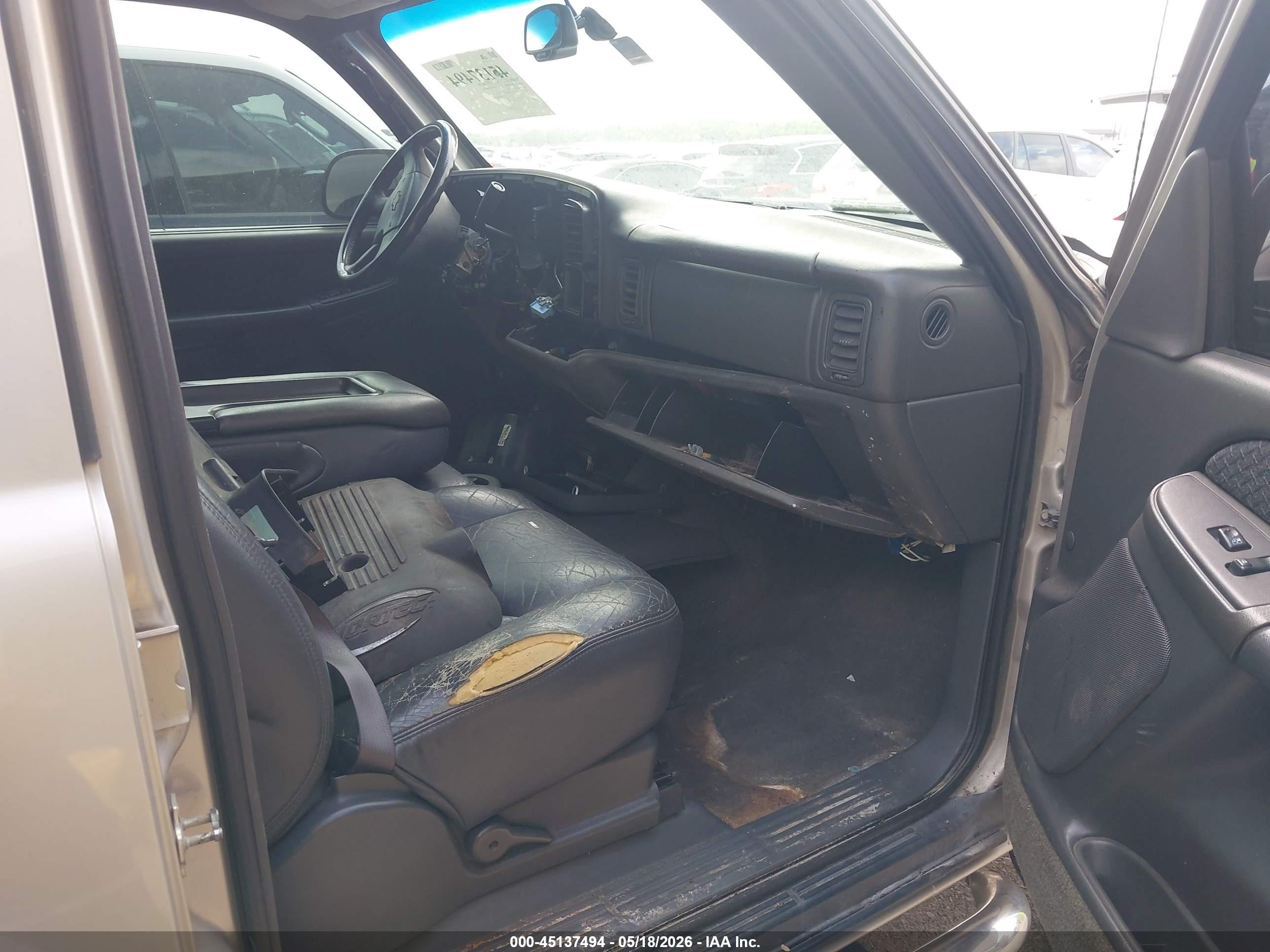 2004 Chevrolet Avalanche 1500   Silver vin: 3GNEC12T44G337922