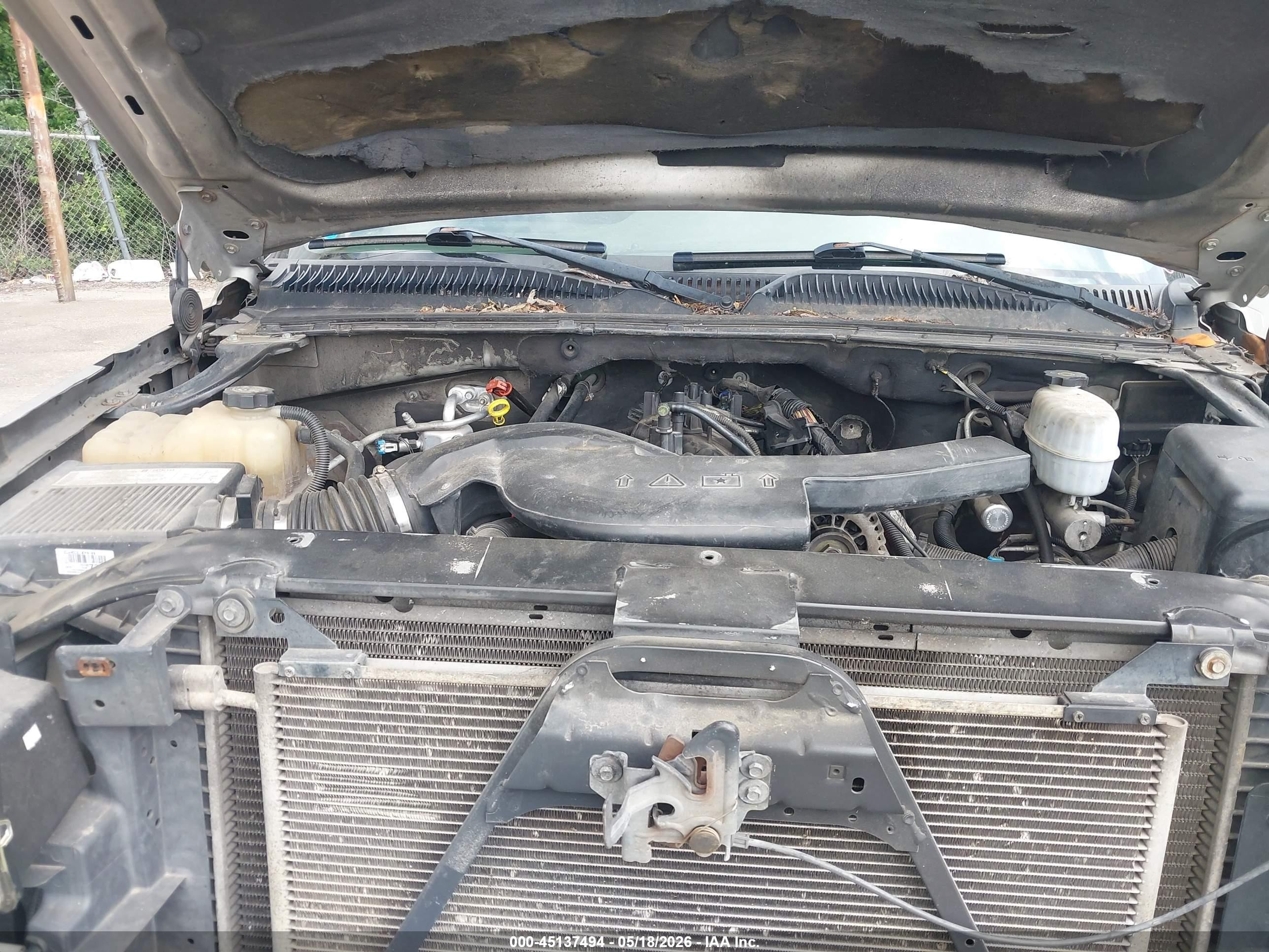 2004 Chevrolet Avalanche 1500   Silver vin: 3GNEC12T44G337922