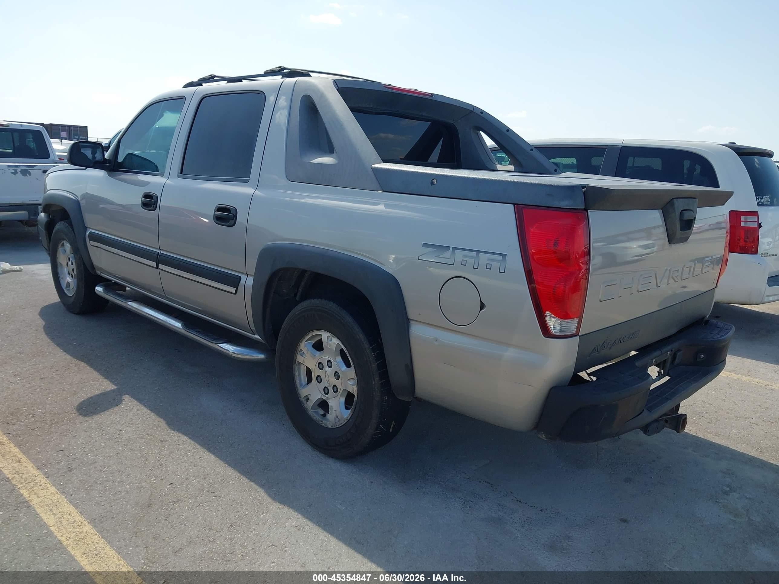 2004 Chevrolet Avalanche 1500   Gray vin: 3GNEC12T54G254547