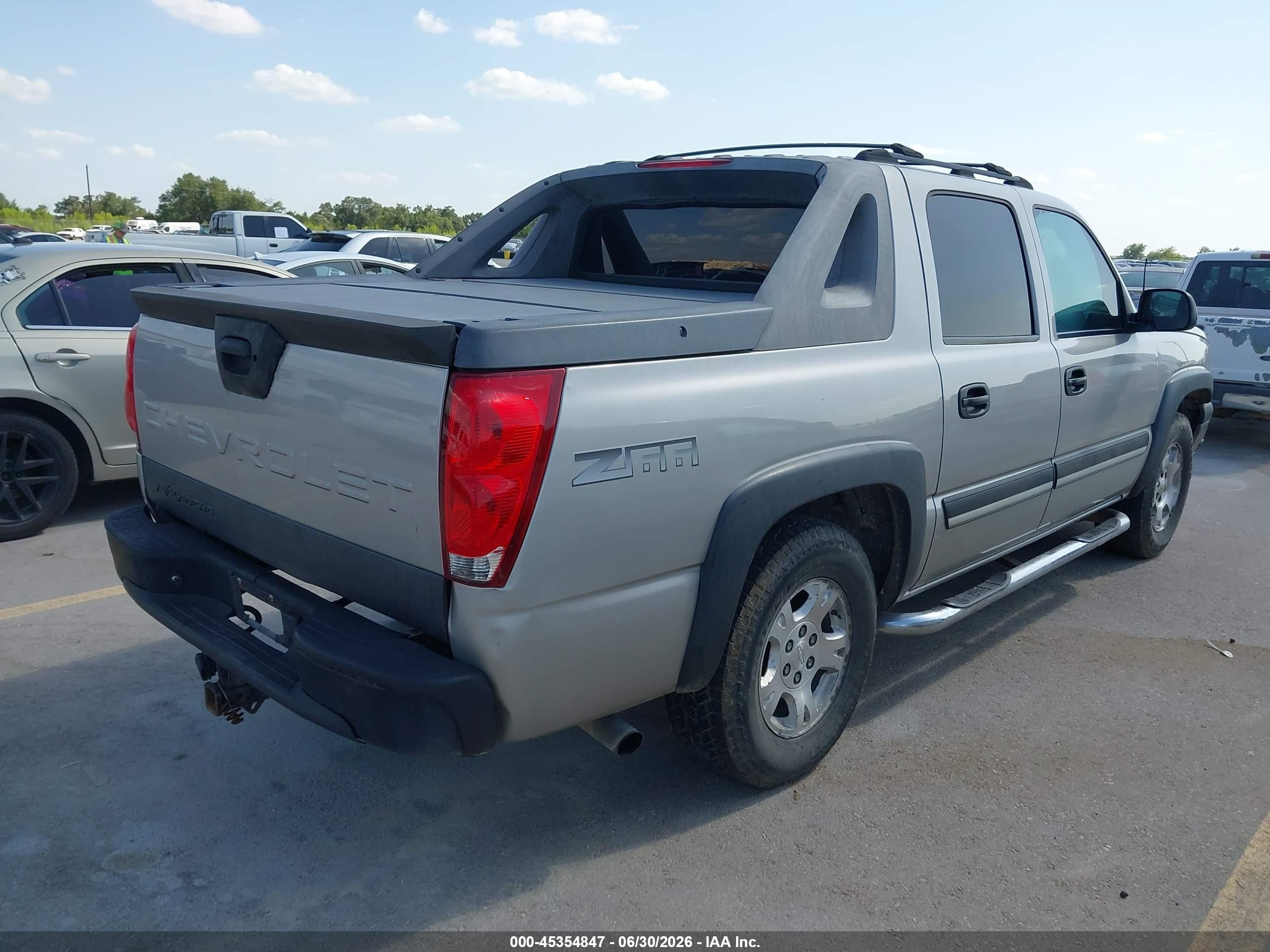 2004 Chevrolet Avalanche 1500   Gray vin: 3GNEC12T54G254547