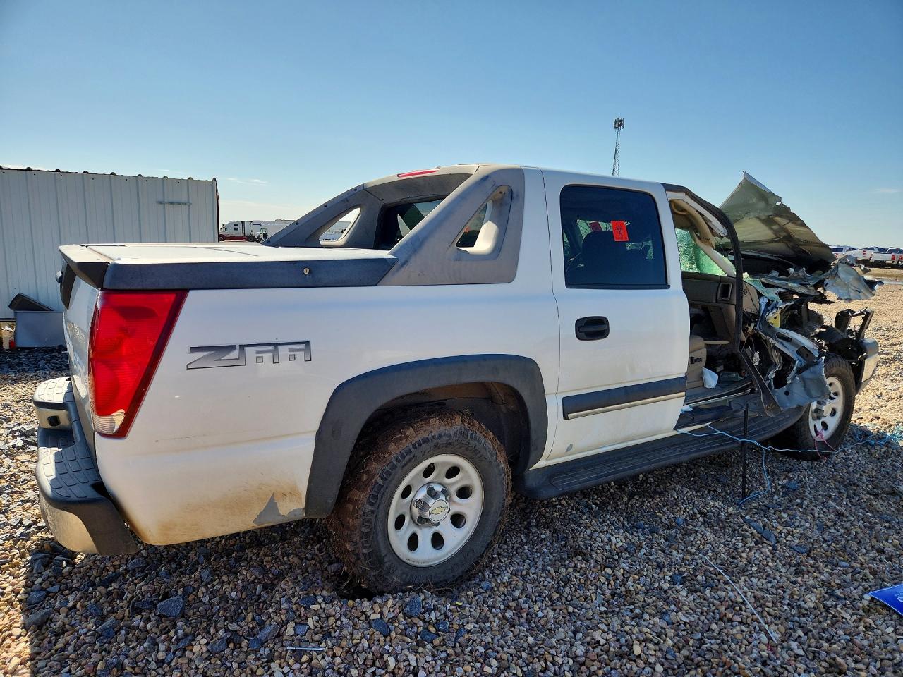 2004 Chevrolet Avalanche C1500 White vin: 3GNEC12T64G104494
