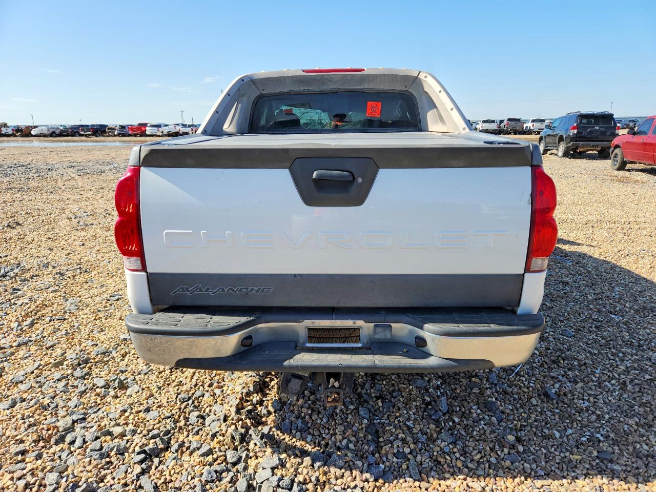 2004 Chevrolet Avalanche C1500 White vin: 3GNEC12T64G104494
