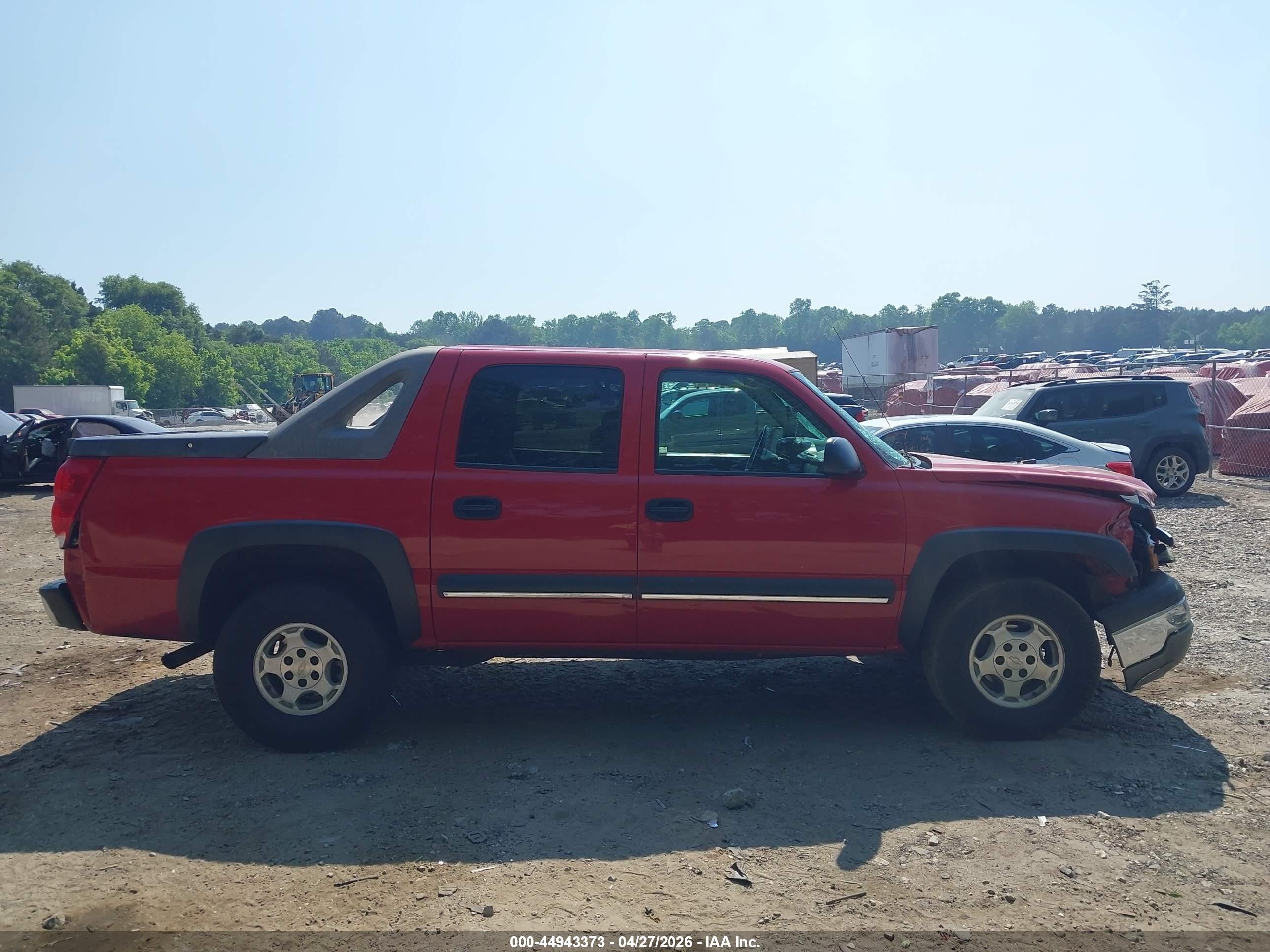 2004 Chevrolet Avalanche 1500   Red vin: 3GNEC12T64G141478
