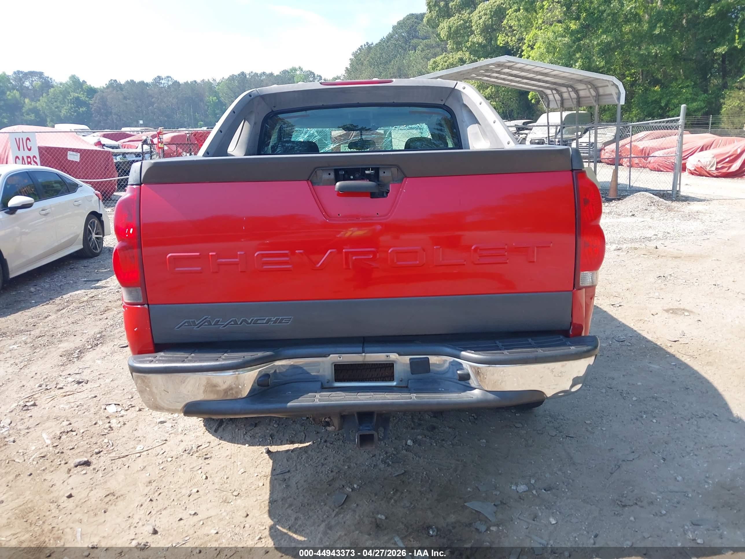 2004 Chevrolet Avalanche 1500   Red vin: 3GNEC12T64G141478