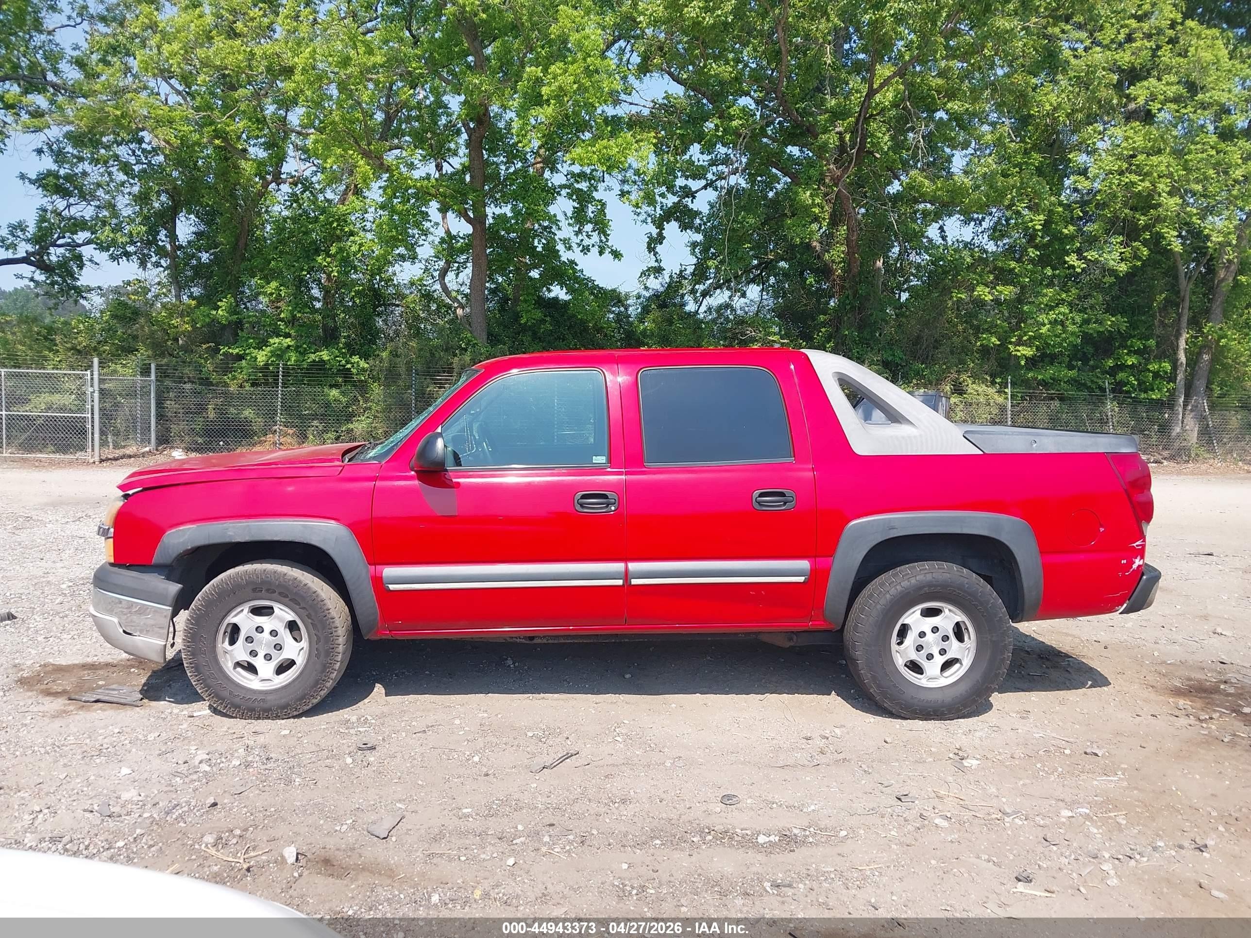 2004 Chevrolet Avalanche 1500   Red vin: 3GNEC12T64G141478