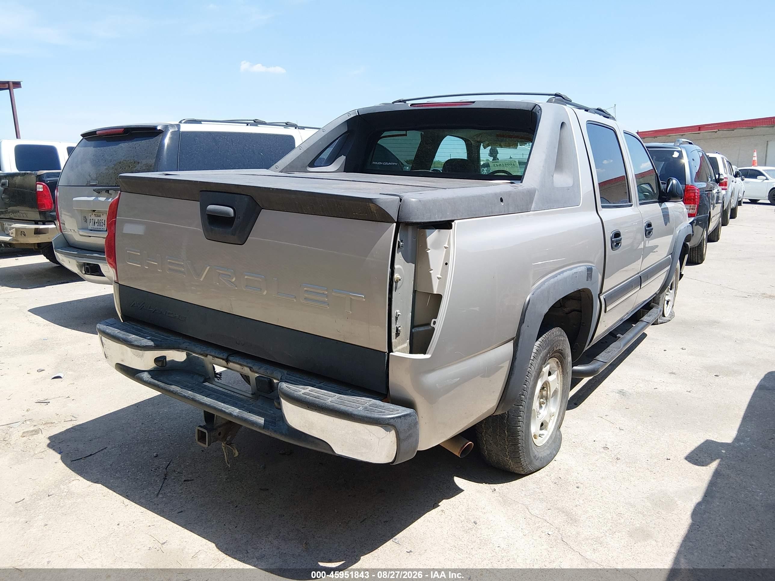2004 Chevrolet Avalanche 1500   Gold vin: 3GNEC12T84G236673