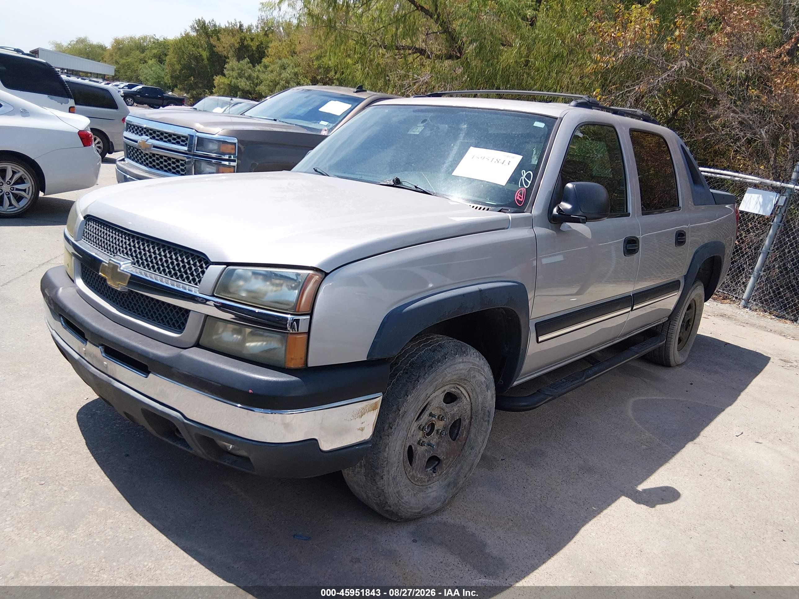 2004 Chevrolet Avalanche 1500   Gold vin: 3GNEC12T84G236673