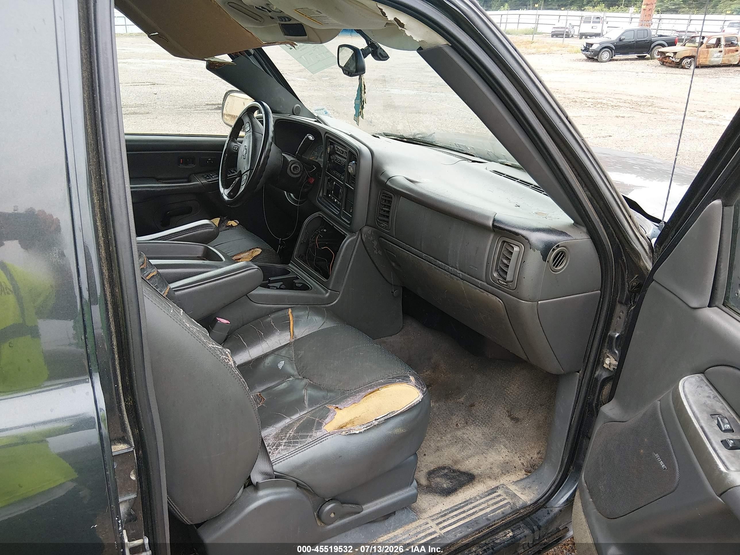 2004 Chevrolet Avalanche 1500   Черный vin: 3GNEC12T94G205982