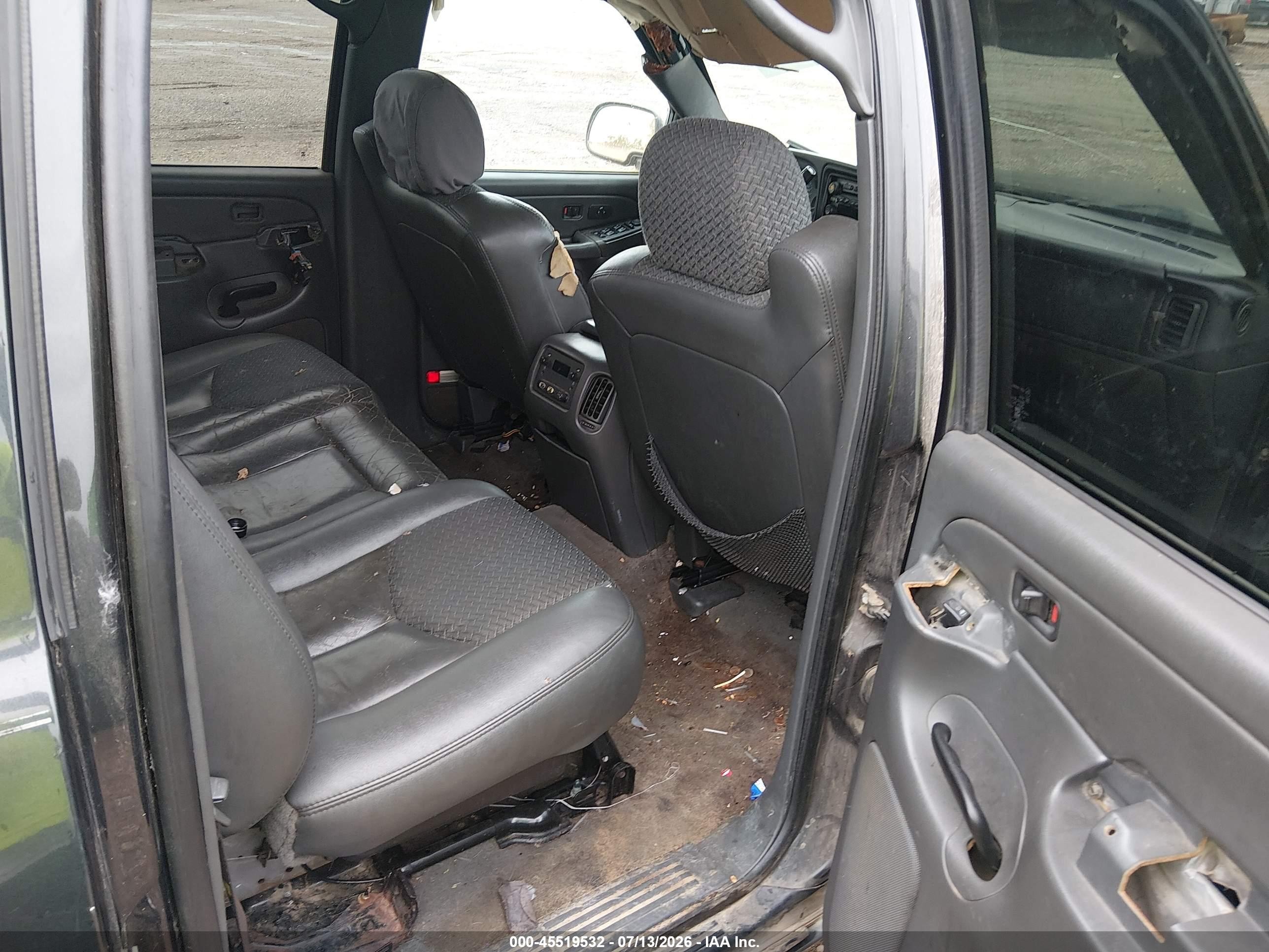 2004 Chevrolet Avalanche 1500   Черный vin: 3GNEC12T94G205982