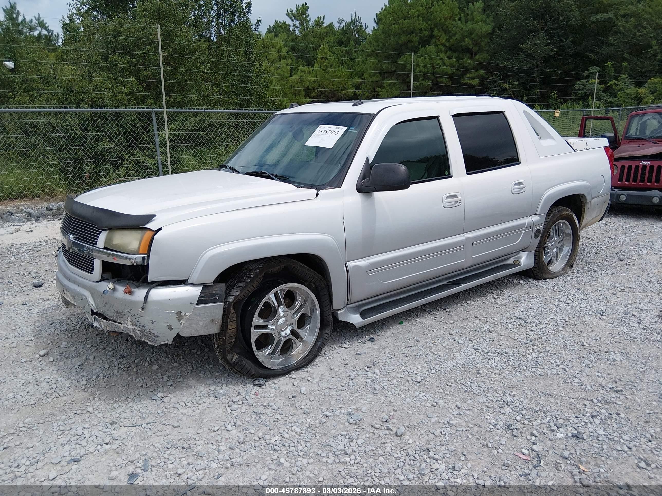 2004 Chevrolet Avalanche 1500   White vin: 3GNEC12T94G237637