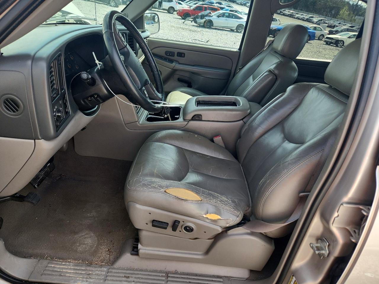 2005 Chevrolet Avalanche C1500 Gray vin: 3GNEC12Z05G274792