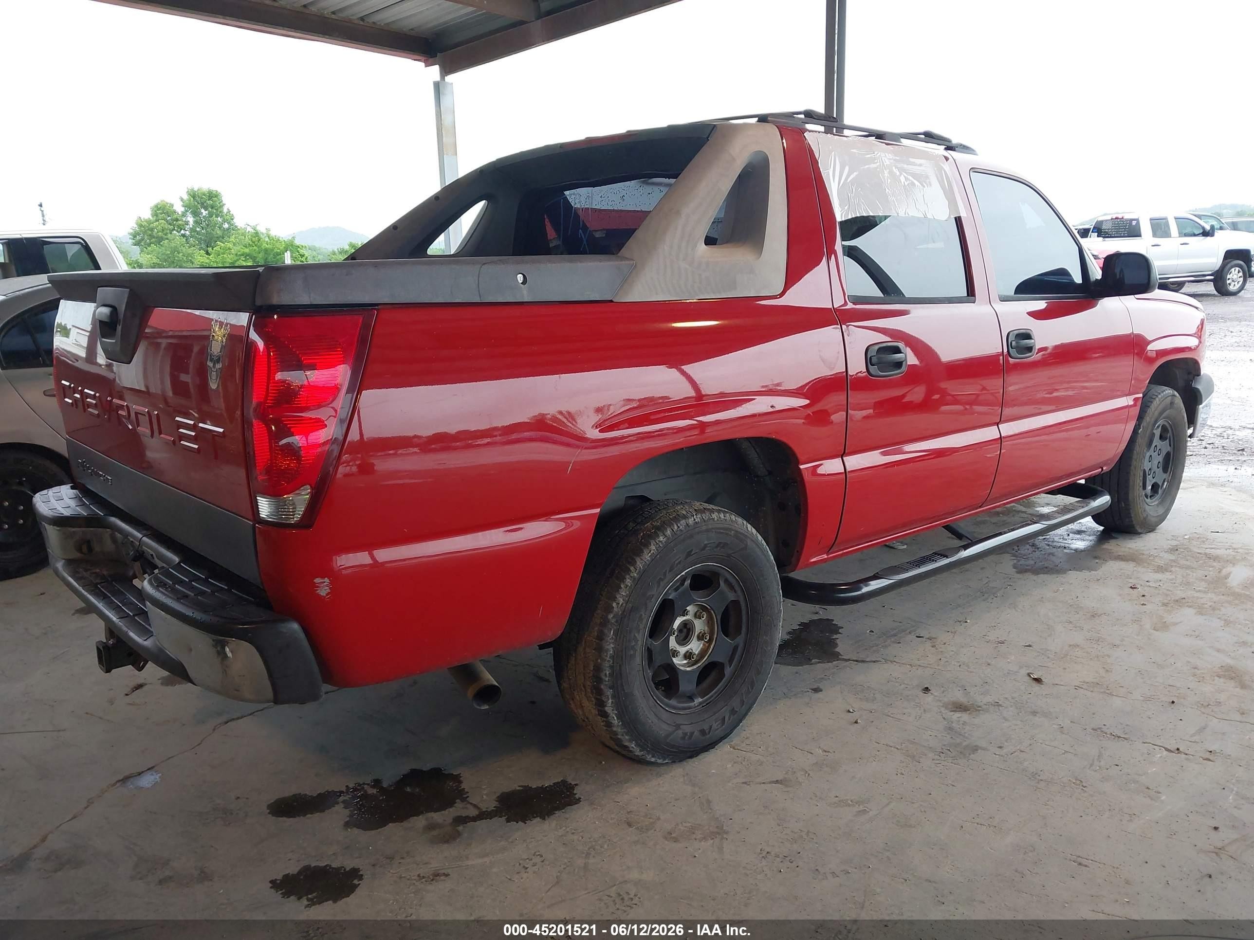 2005 Chevrolet Avalanche 1500 Ls Red vin: 3GNEC12Z15G222622