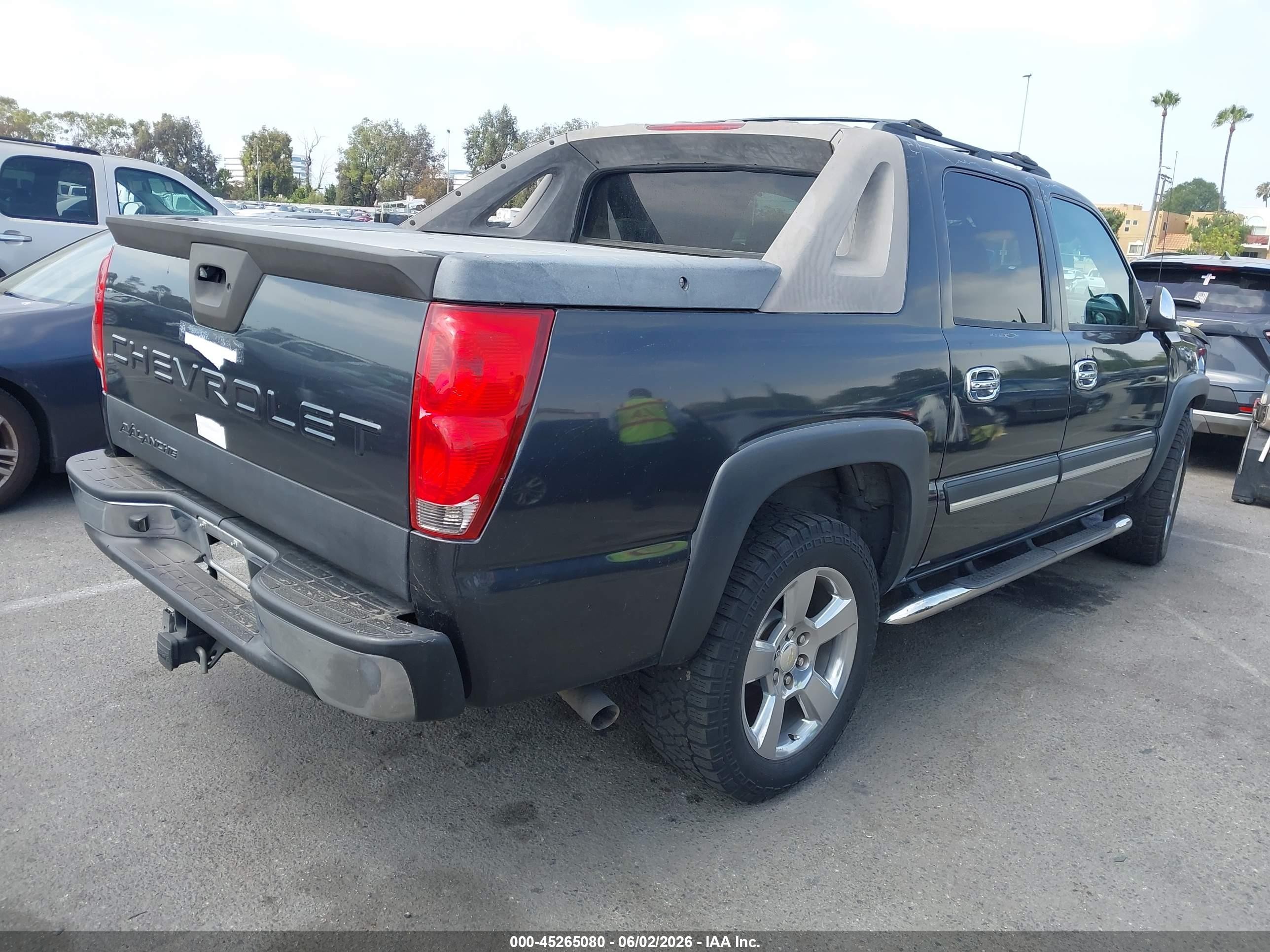 2005 Chevrolet Avalanche 1500 Z66 Gray vin: 3GNEC12Z15G287969