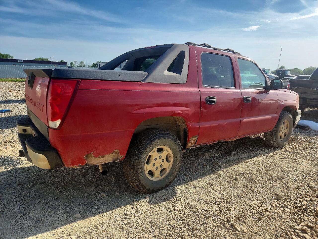 2005 Chevrolet Avalanche C1500 Red vin: 3GNEC12Z25G195172