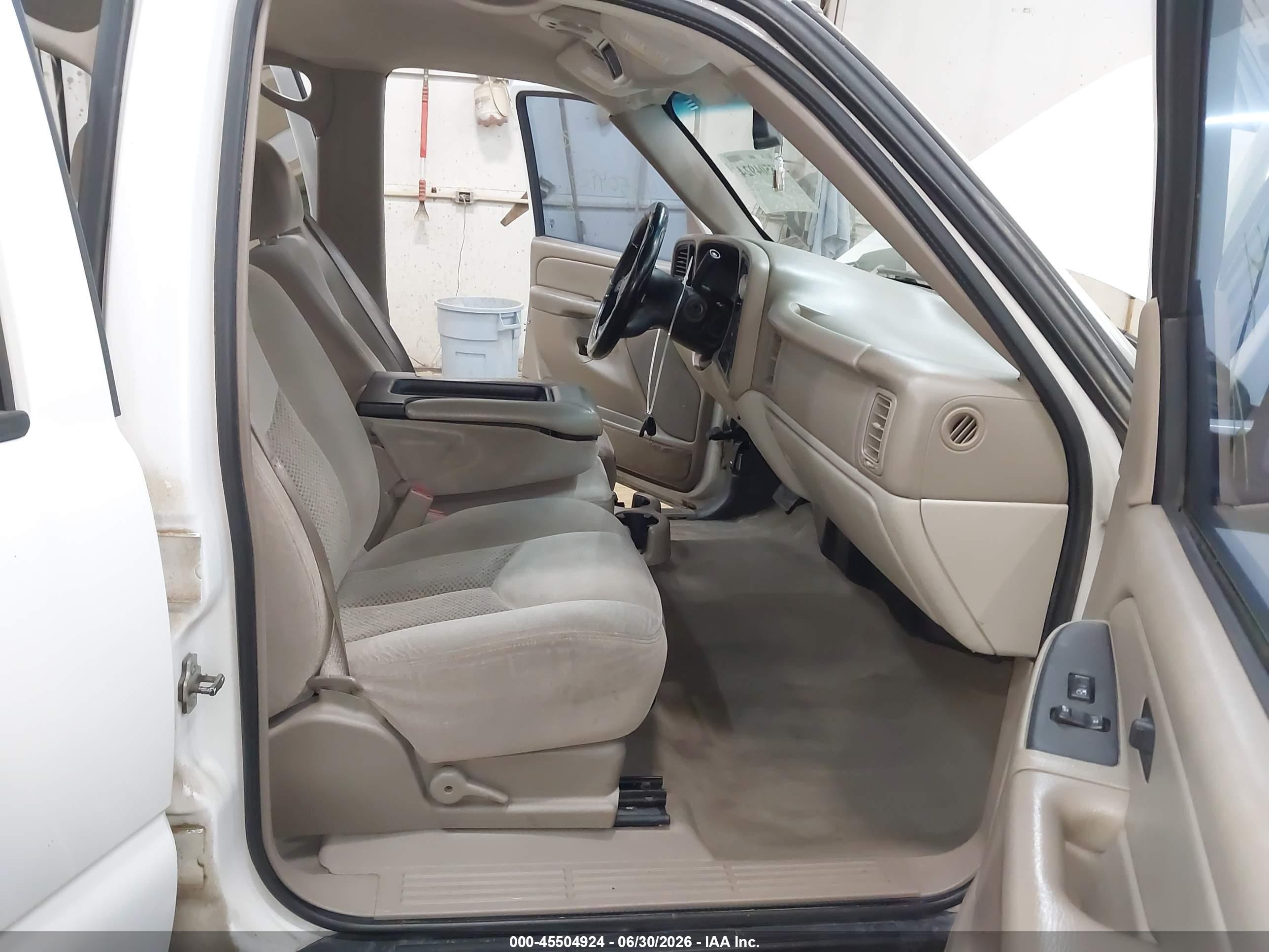 2005 Chevrolet Avalanche 1500 Ls White vin: 3GNEC12Z35G260966