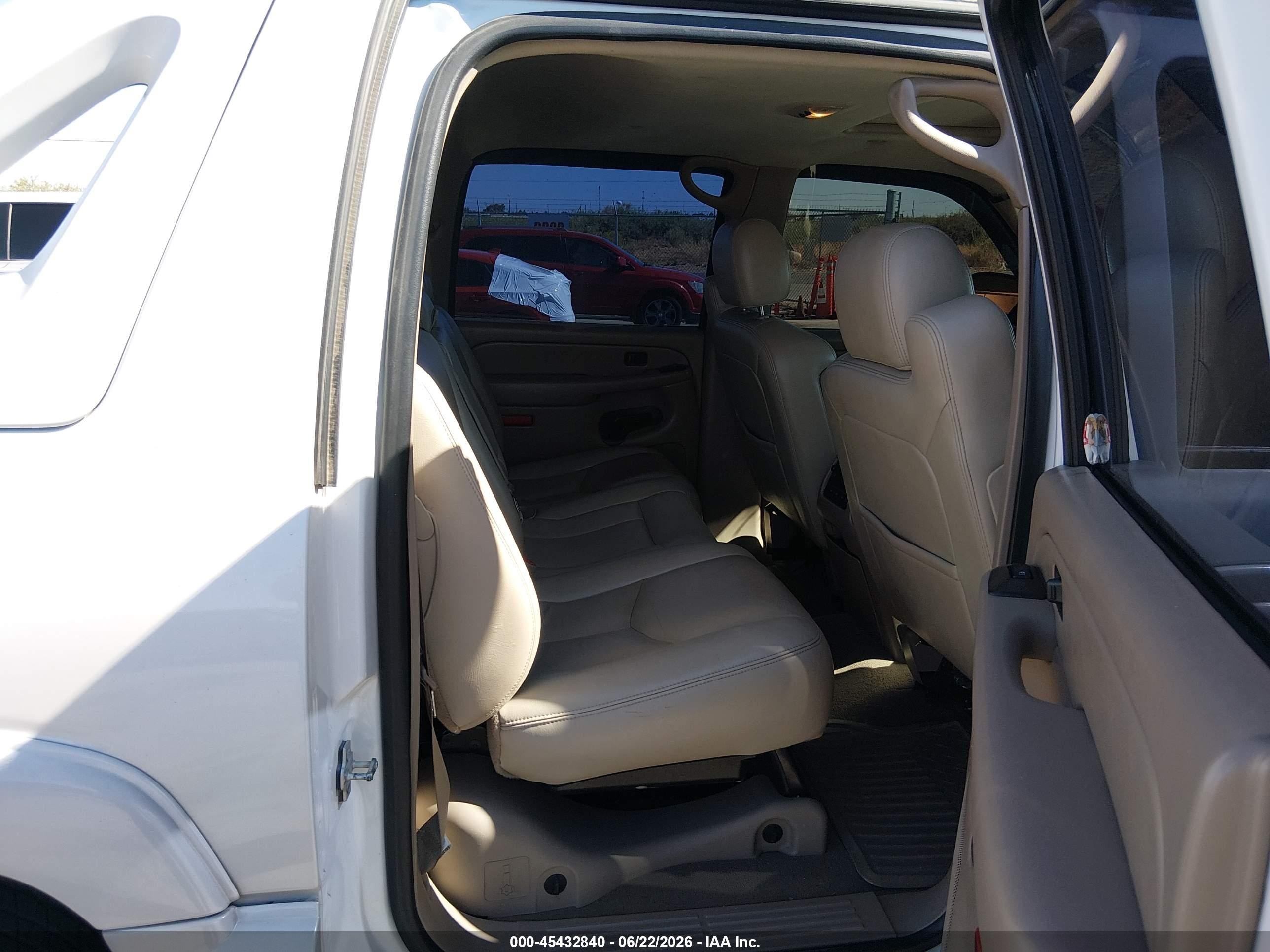 2006 Chevrolet Avalanche 1500 Z66 White vin: 3GNEC12Z36G112205