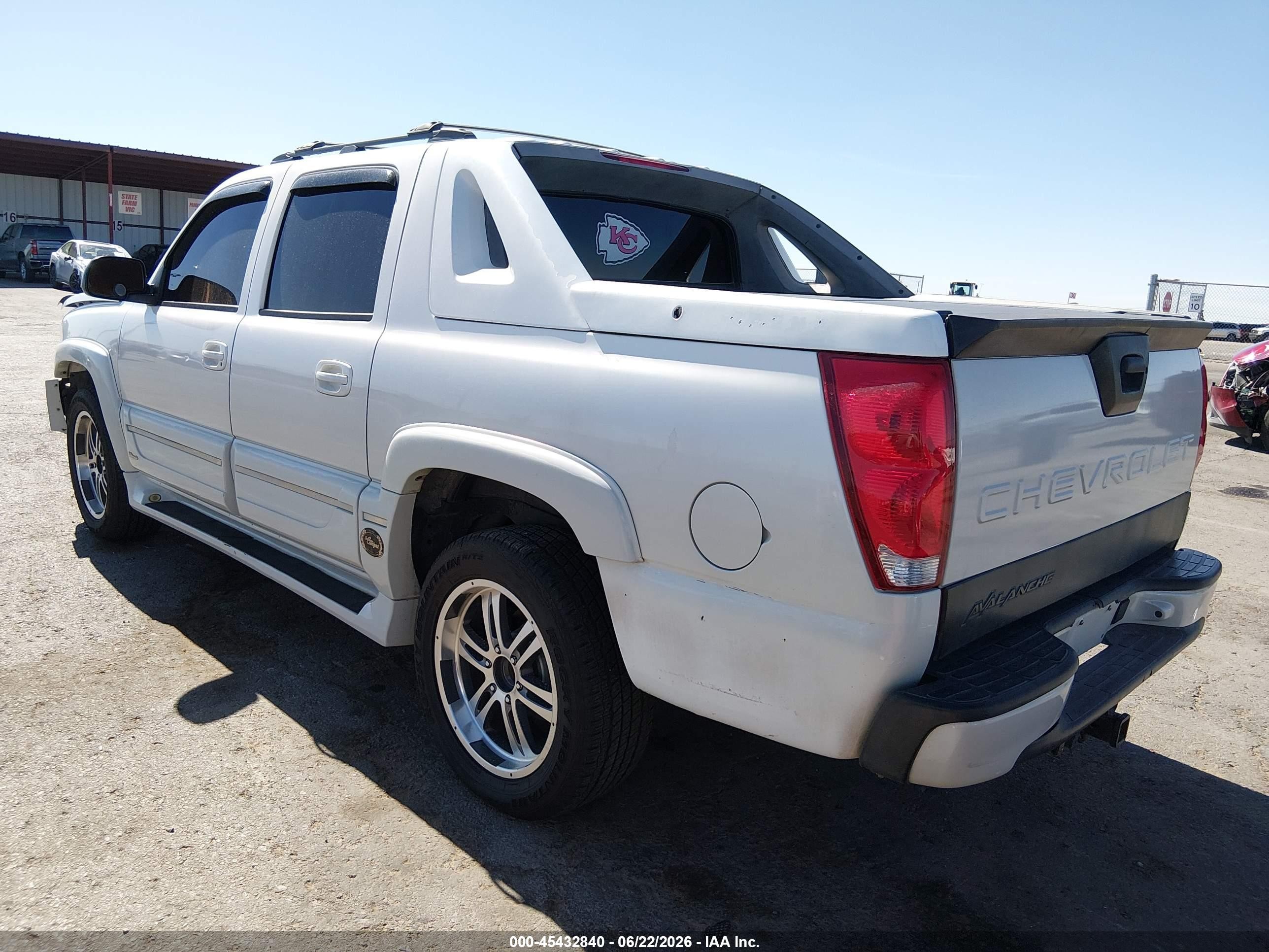 2006 Chevrolet Avalanche 1500 Z66 White vin: 3GNEC12Z36G112205