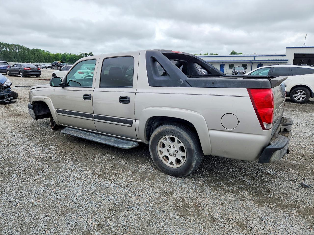 2005 Chevrolet Avalanche C1500 Gold vin: 3GNEC12Z45G156549