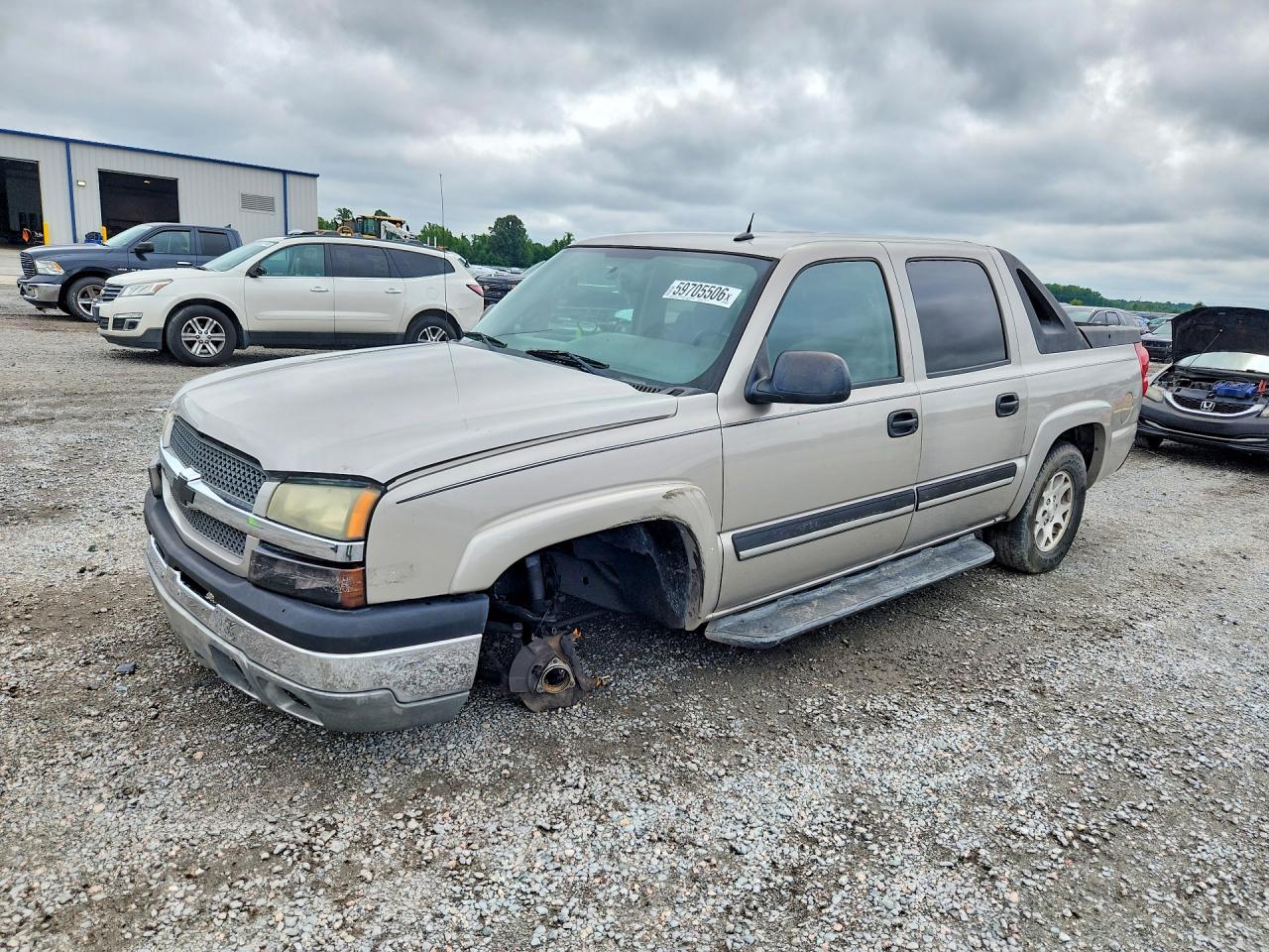 2005 Chevrolet Avalanche C1500 Золотой vin: 3GNEC12Z45G156549