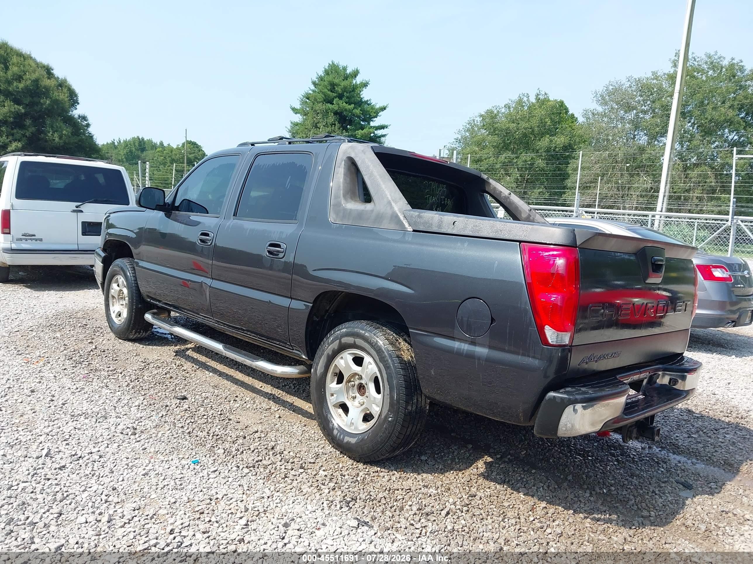 2005 Chevrolet Avalanche 1500 Z66 Gray vin: 3GNEC12Z55G274643