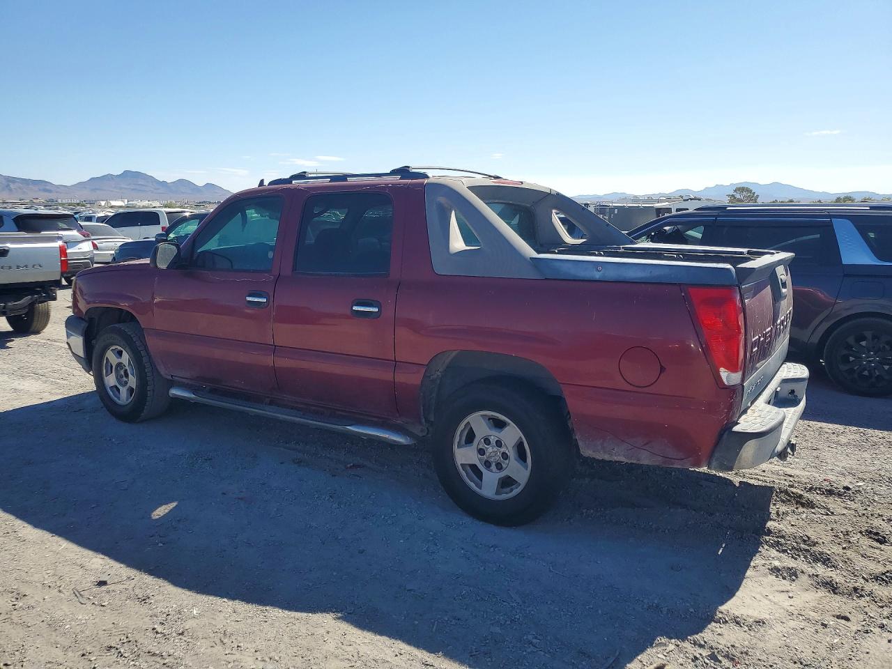 2006 Chevrolet Avalanche C1500 Red vin: 3GNEC12Z56G129734