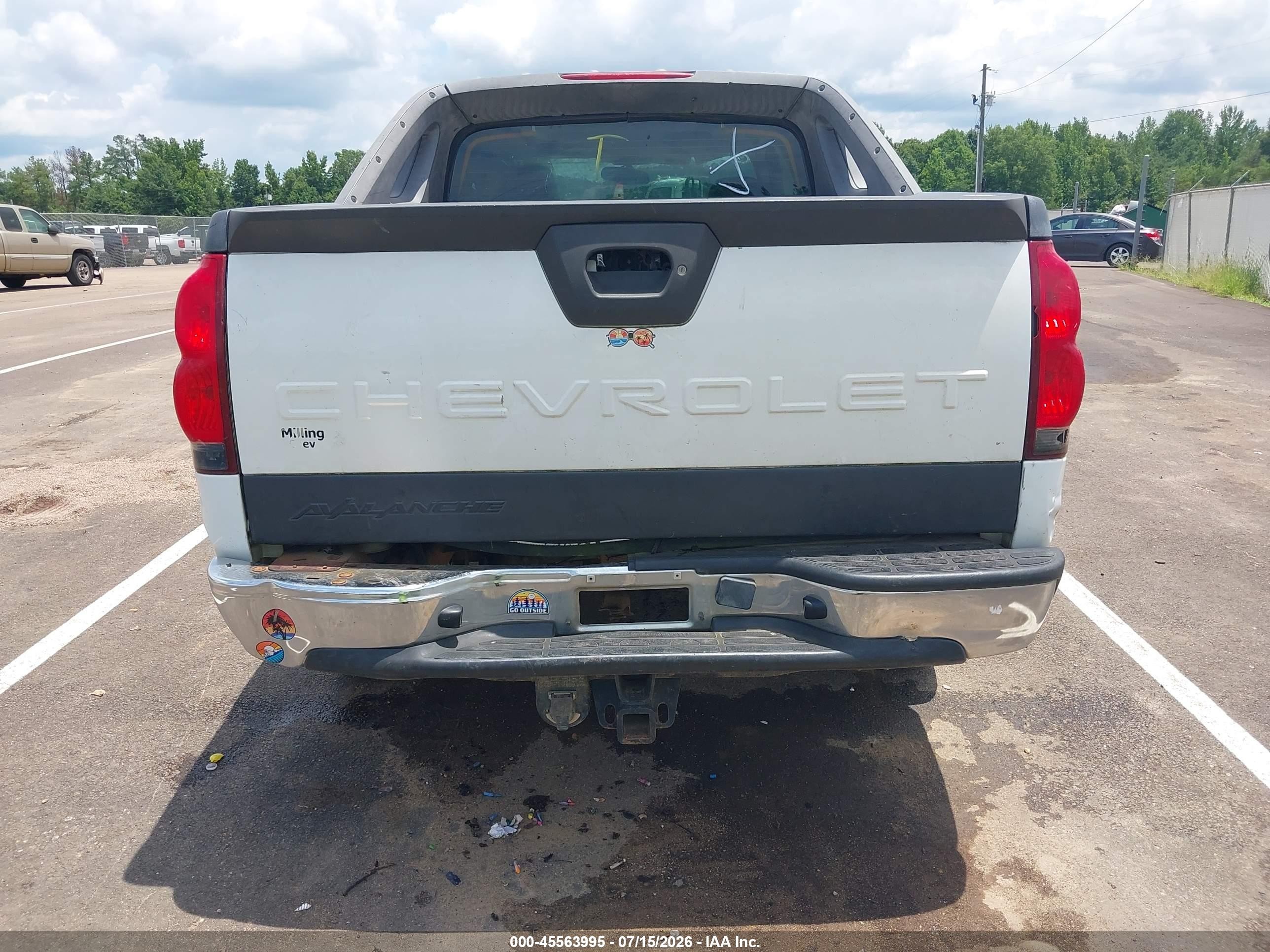 2005 Chevrolet Avalanche 1500 Ls White vin: 3GNEC12Z65G167259