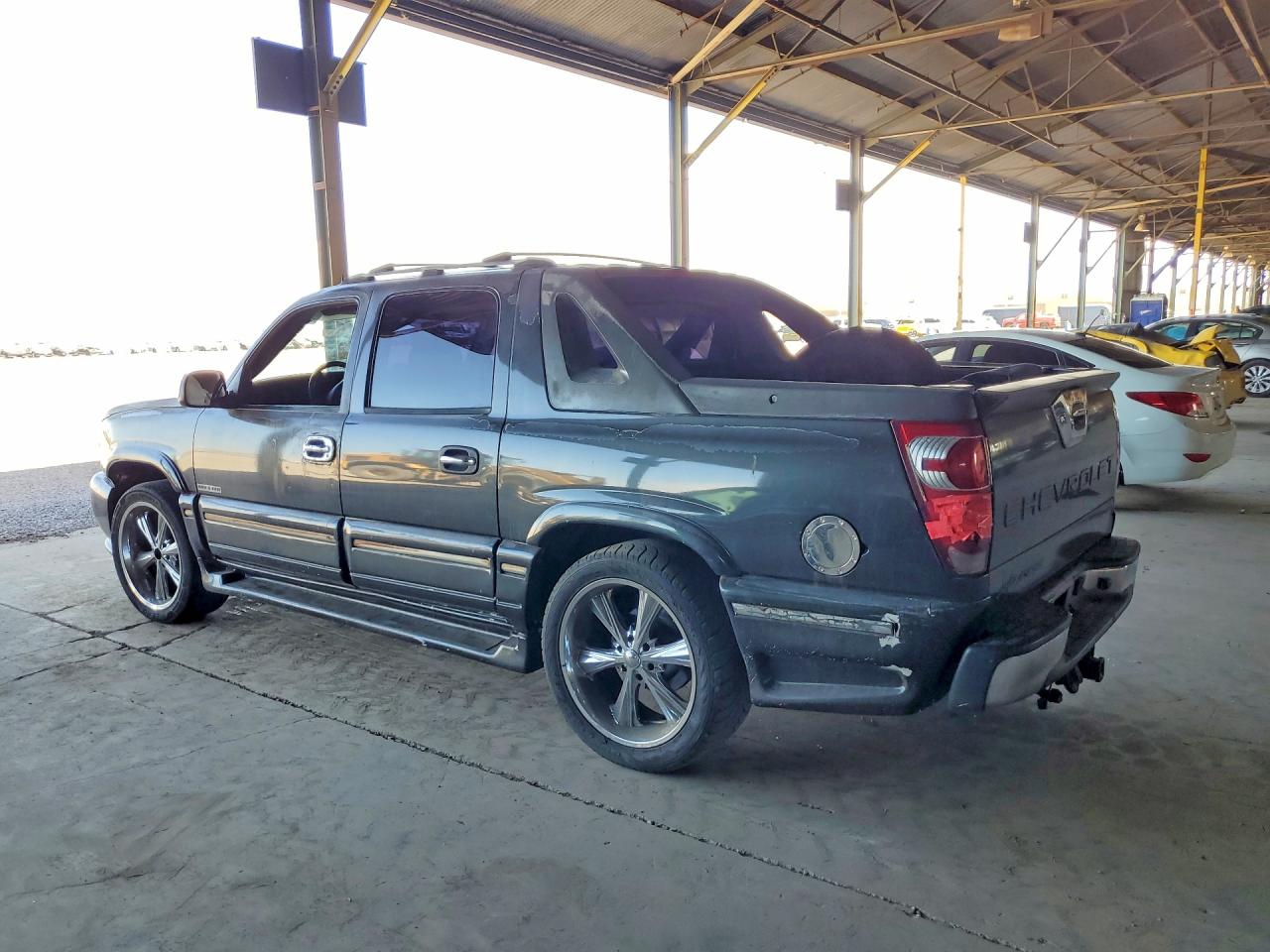 2005 Chevrolet Avalanche C1500 Gray vin: 3GNEC12Z75G169022