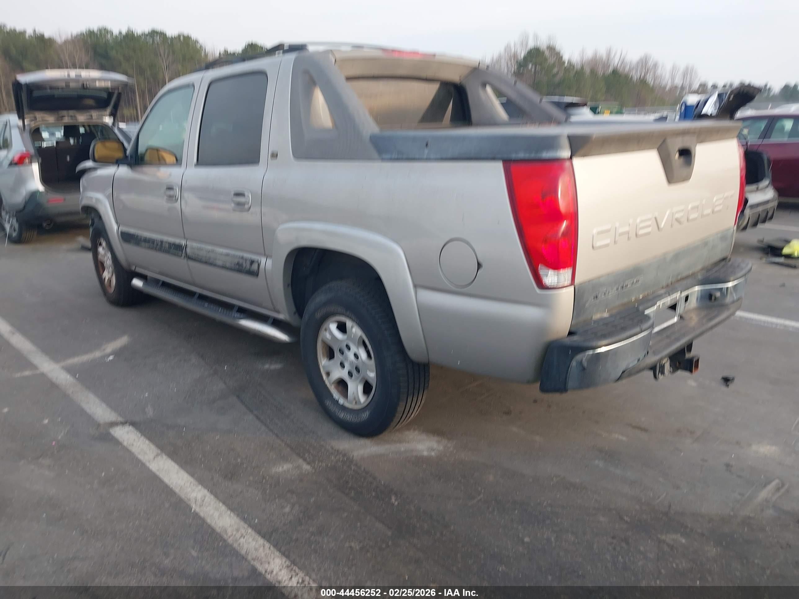 2006 Chevrolet Avalanche 1500 Z66 Бежевый vin: 3GNEC12Z76G227857