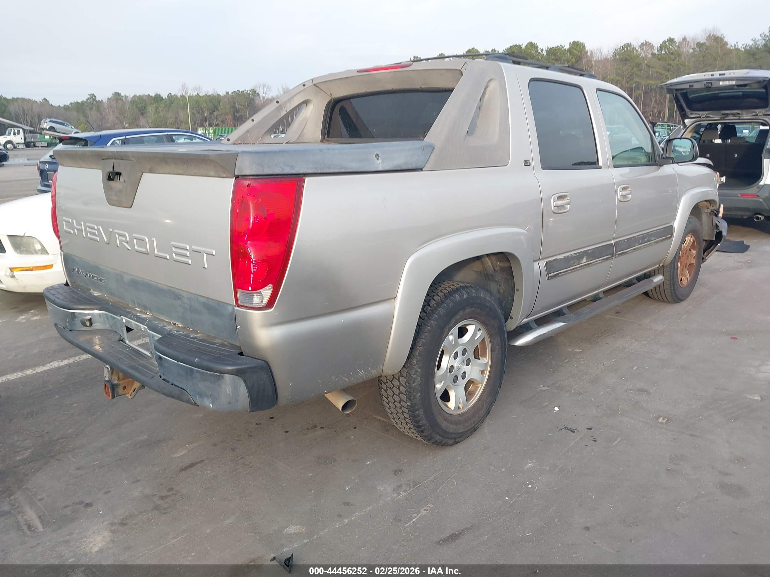 2006 Chevrolet Avalanche 1500 Z66 Бежевый vin: 3GNEC12Z76G227857