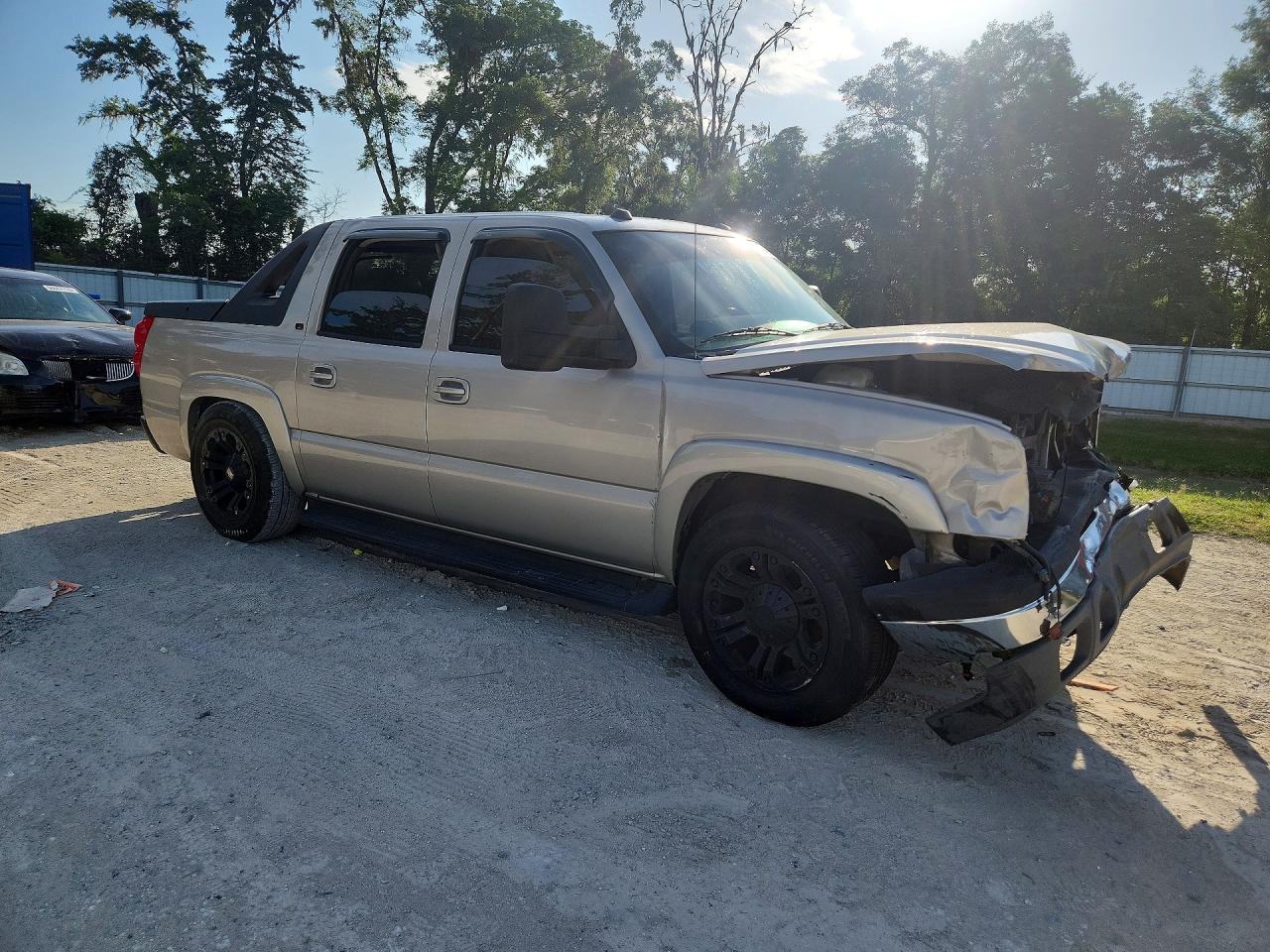 2005 Chevrolet Avalanche C1500 Silver vin: 3GNEC12Z85G235321