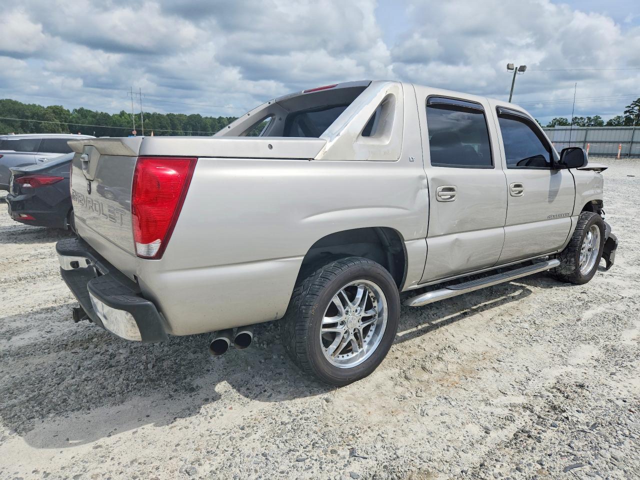 2005 Chevrolet Avalanche C1500 Silver vin: 3GNEC12ZX5G107176