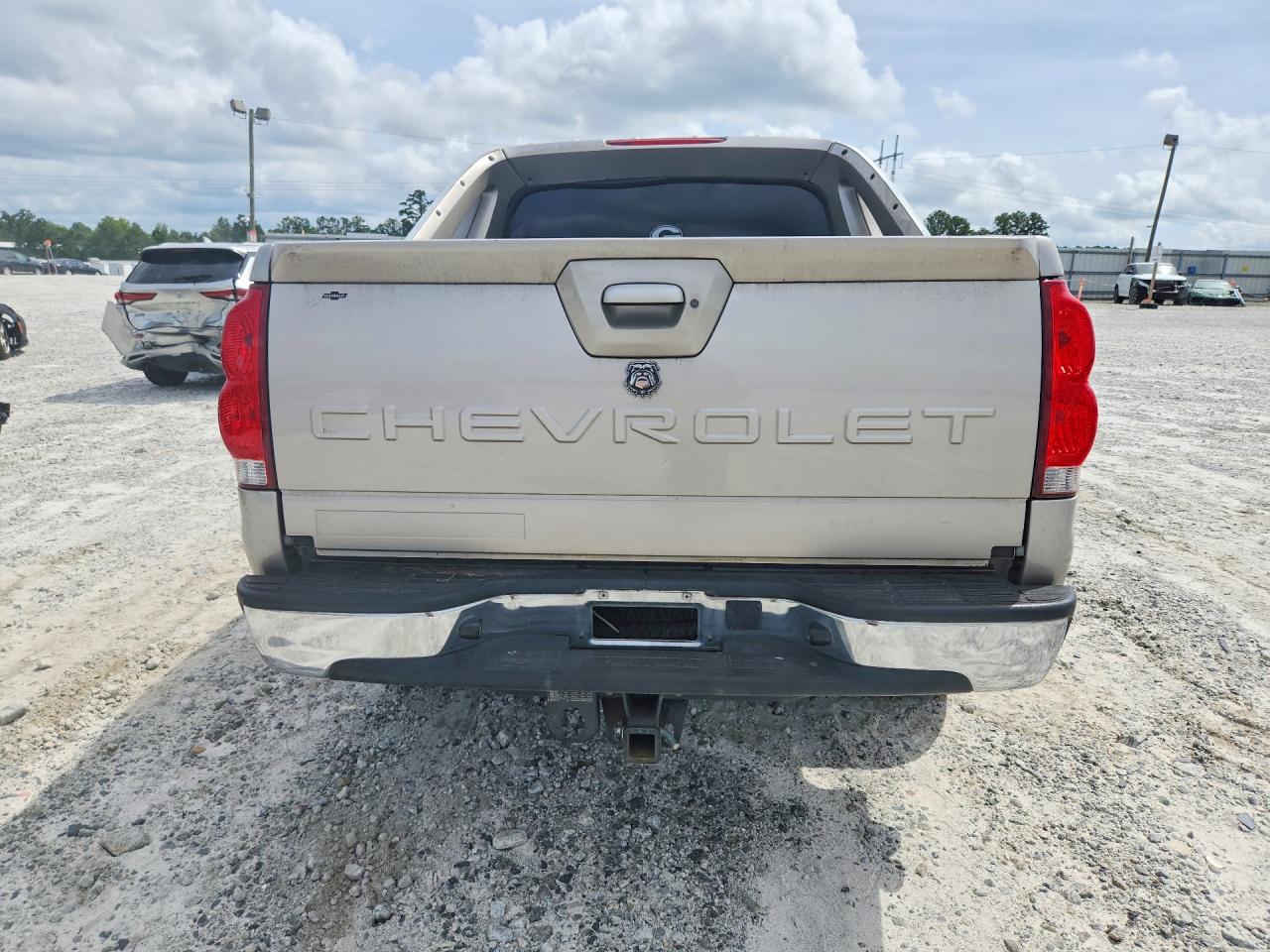 2005 Chevrolet Avalanche C1500 Silver vin: 3GNEC12ZX5G107176