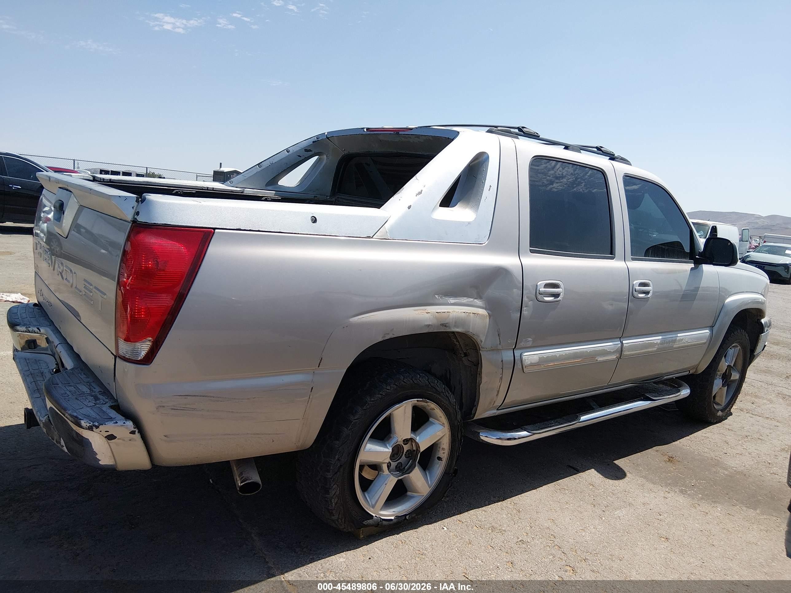 2005 Chevrolet Avalanche 1500 Ls Silver vin: 3GNEC12ZX5G179477