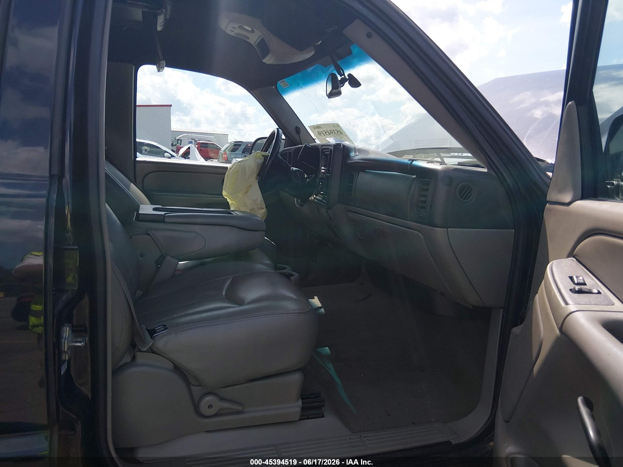 2006 Chevrolet Avalanche 1500 Ls Black vin: 3GNEC12ZX6G125419