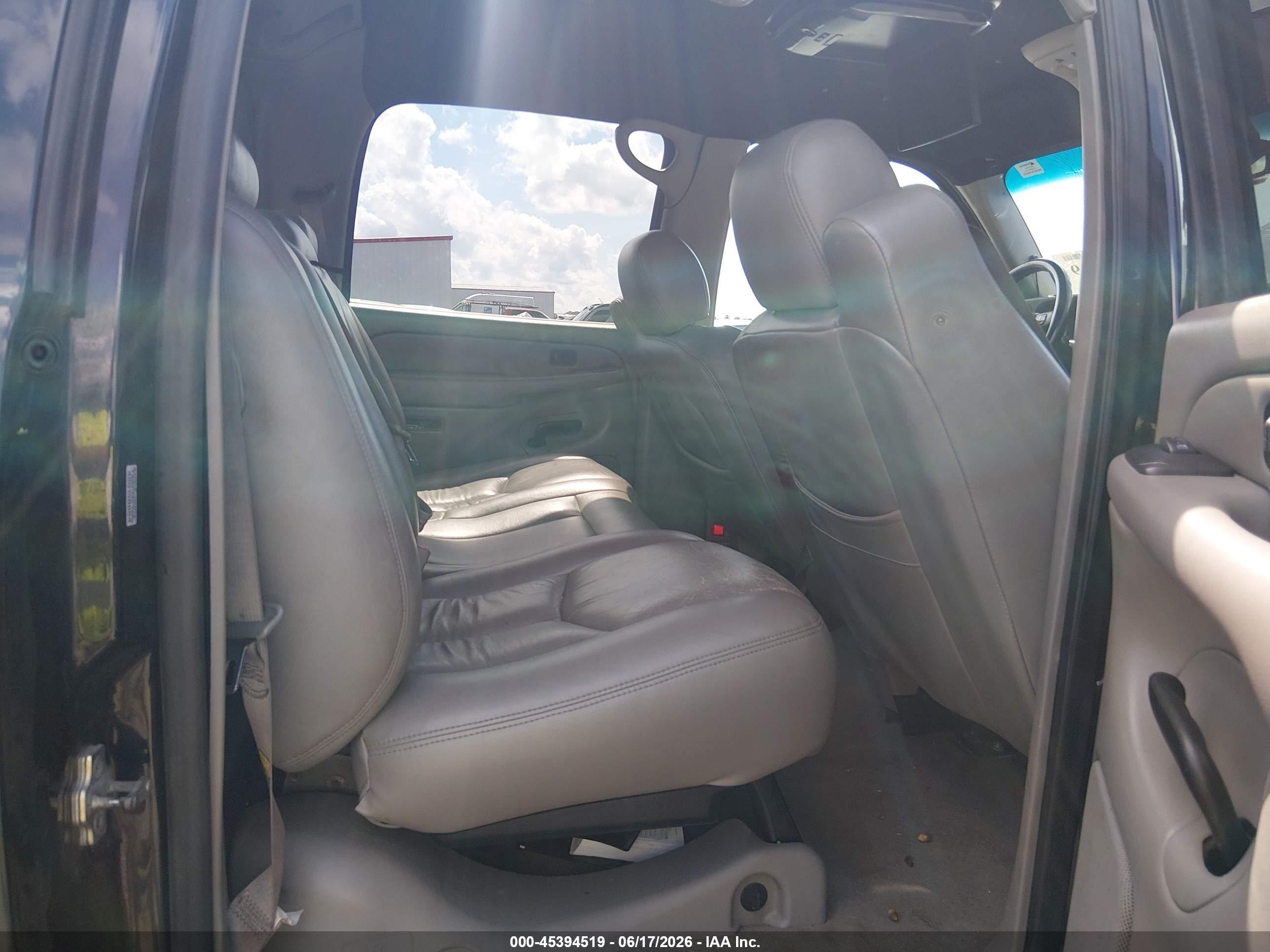 2006 Chevrolet Avalanche 1500 Ls Black vin: 3GNEC12ZX6G125419