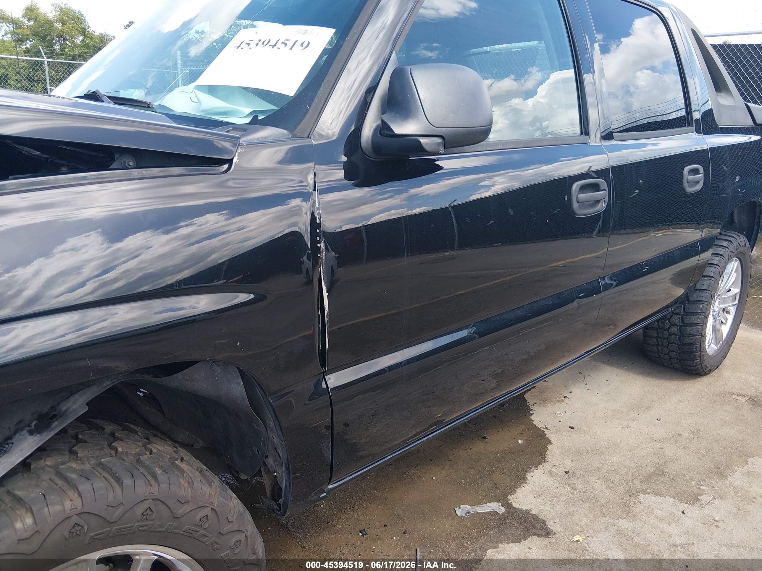 2006 Chevrolet Avalanche 1500 Ls Black vin: 3GNEC12ZX6G125419