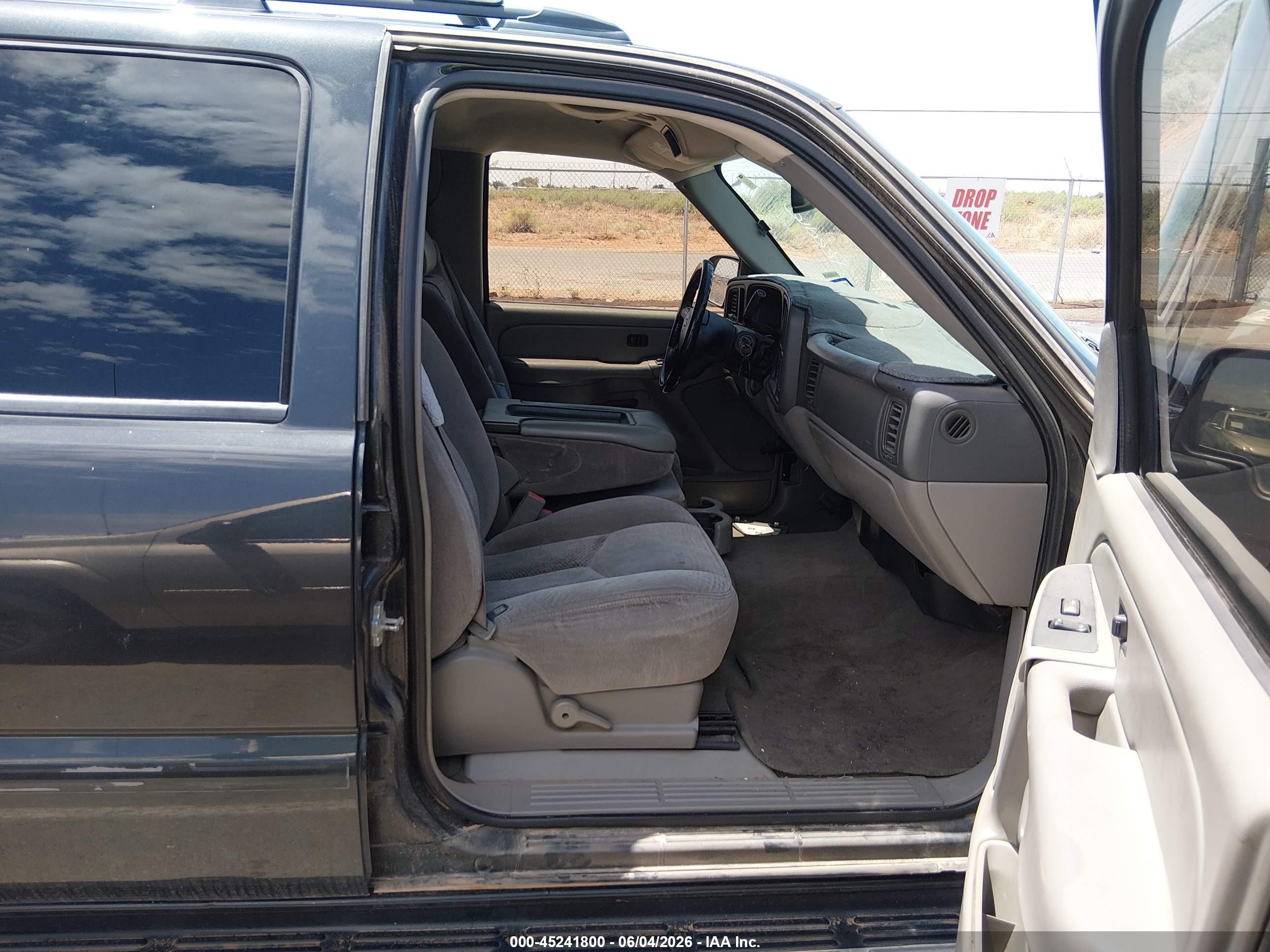 2006 Chevrolet Avalanche 1500 Ls Black vin: 3GNEC12ZX6G201513