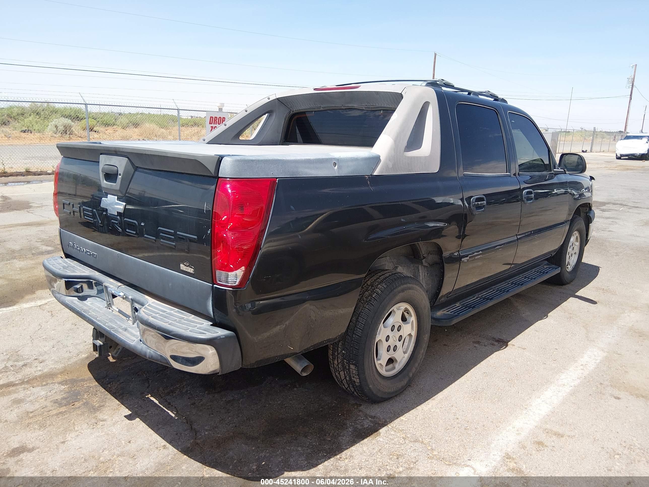 2006 Chevrolet Avalanche 1500 Ls Black vin: 3GNEC12ZX6G201513