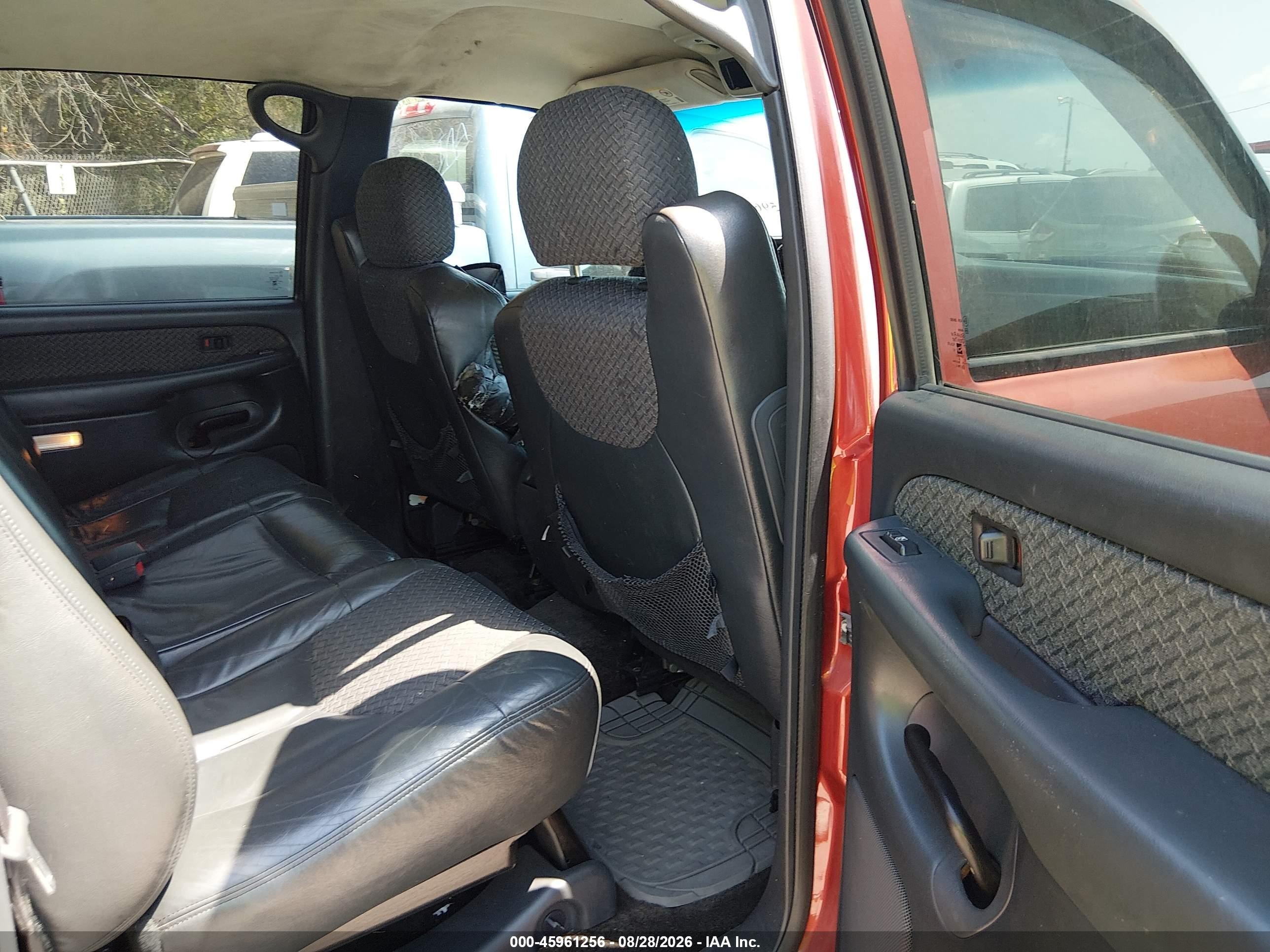 2002 Chevrolet Avalanche 1500   Orange vin: 3GNEC13T02G267203