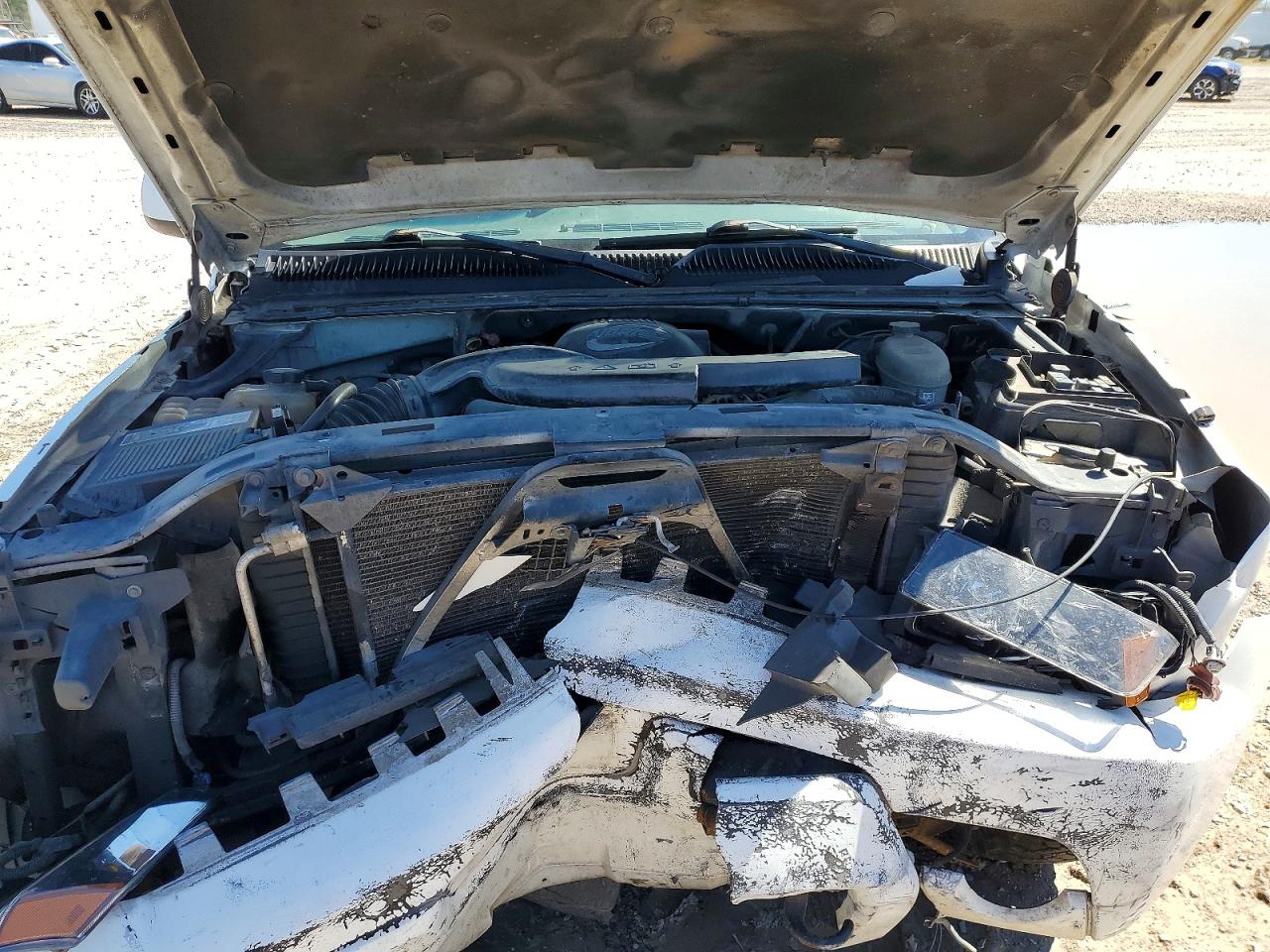 2003 Chevrolet Avalanche C1500 White vin: 3GNEC13T03G176661